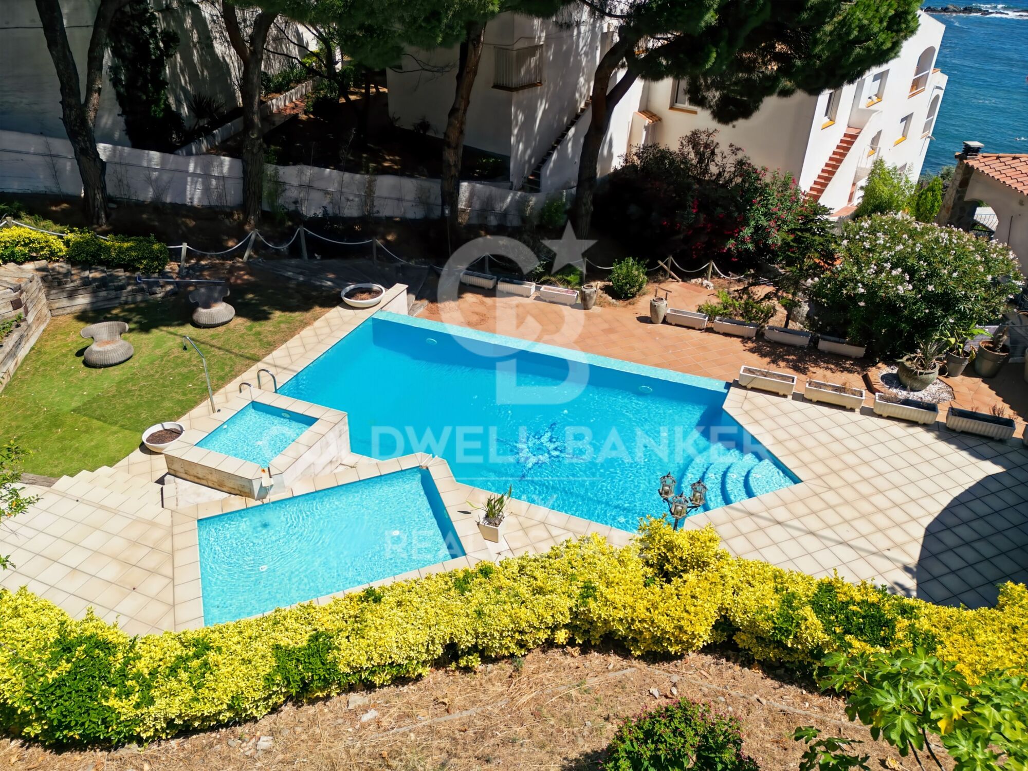 House with sea view and direct access to the beach in Llançà, Costa Brava