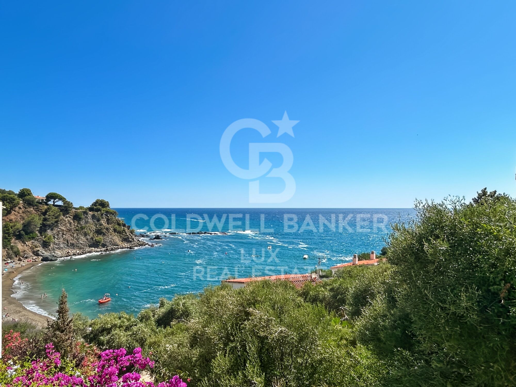 House with sea view and direct access to the beach in Llançà, Costa Brava