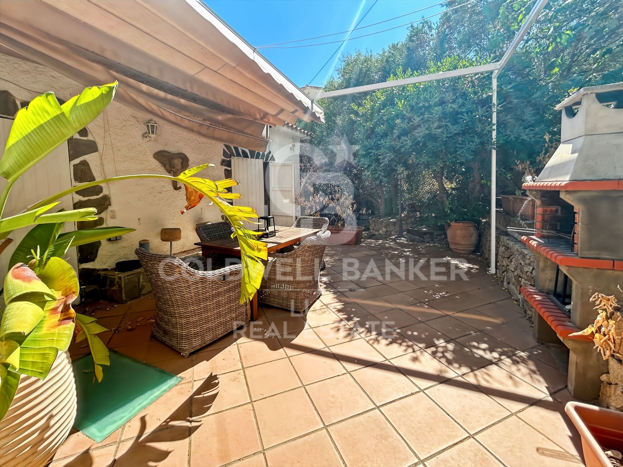 House with sea view and direct access to the beach in Llançà, Costa Brava