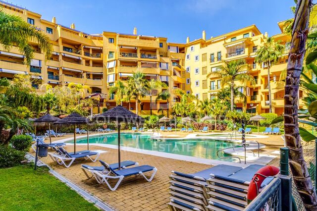 Stilvolle 4-Zimmer-Wohnung in Strandnähe in San Pedro de Alcántara, Marbella