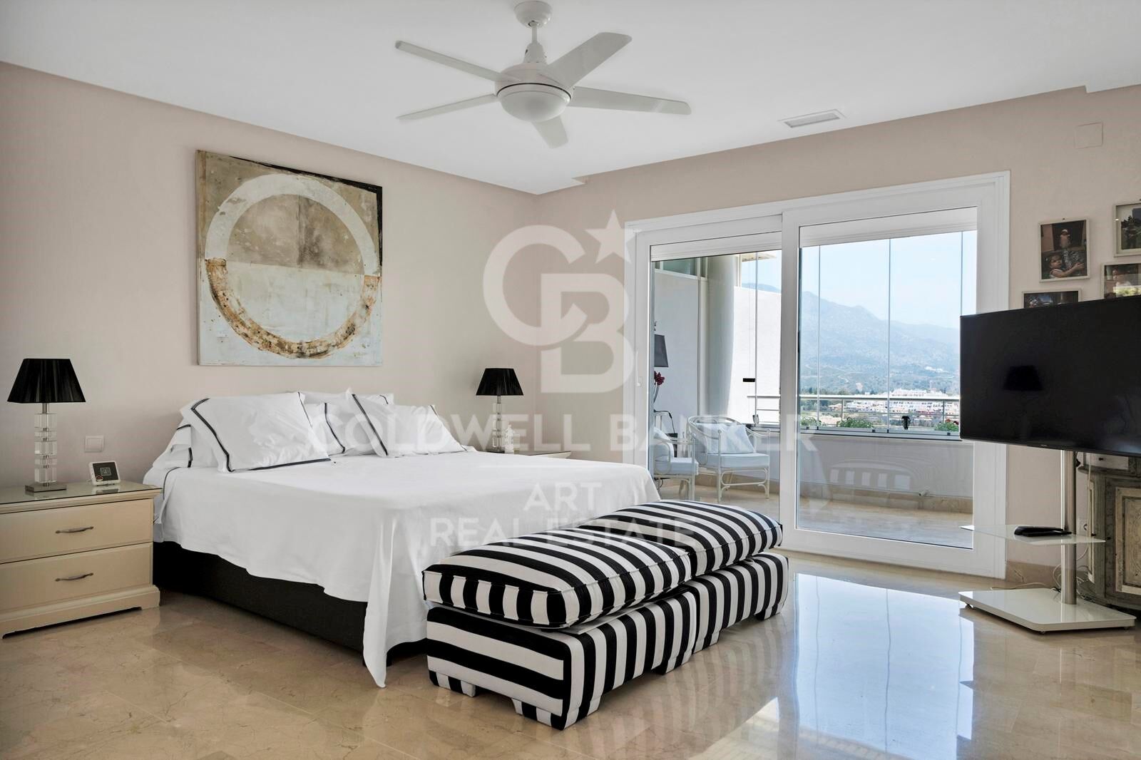 Penthouse en duplex élégant avec vue imprenable à Nueva Andalucía, Marbella