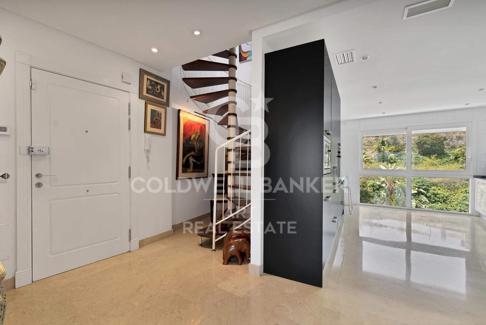 Penthouse en duplex élégant avec vue imprenable à Nueva Andalucía, Marbella