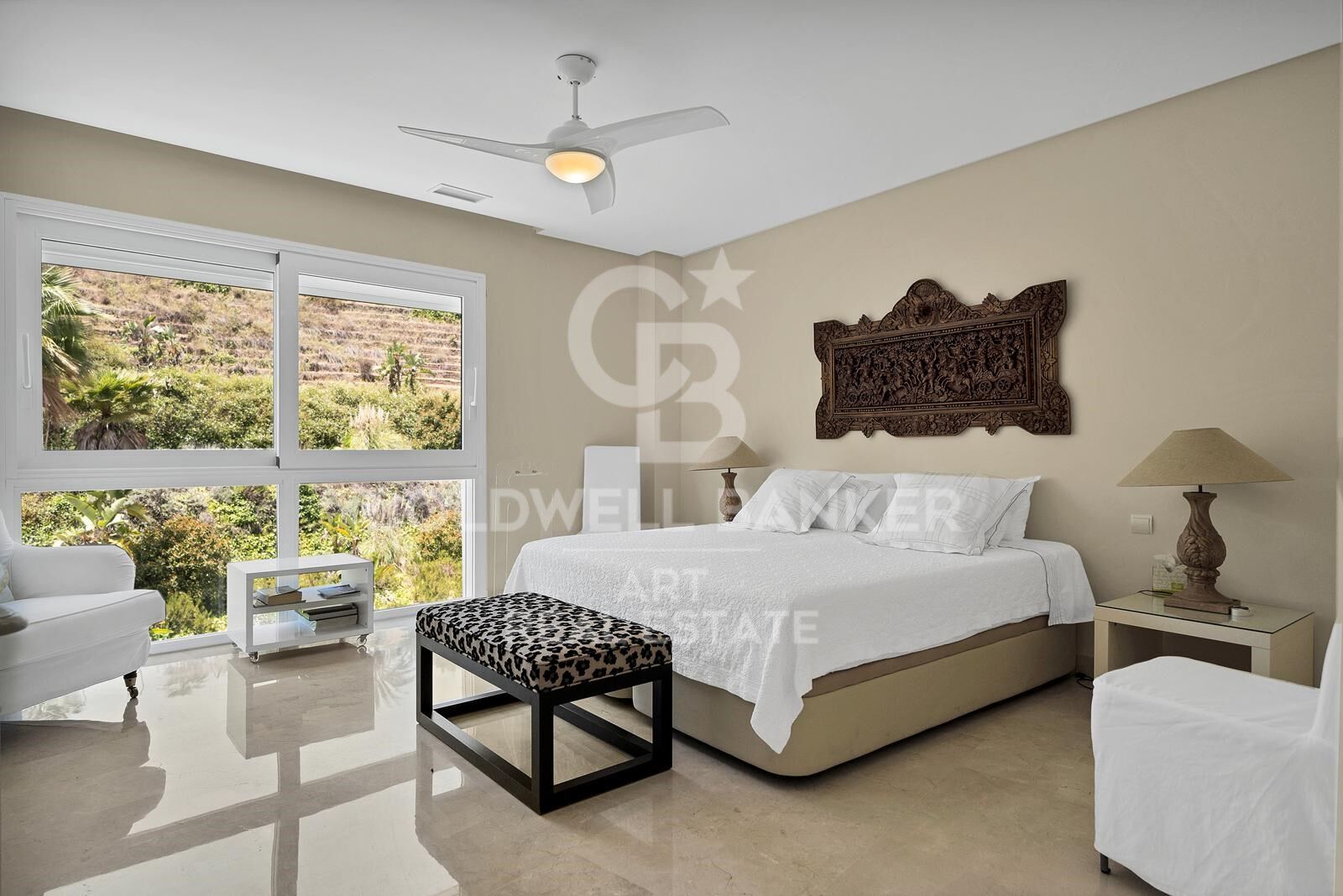 Penthouse en duplex élégant avec vue imprenable à Nueva Andalucía, Marbella