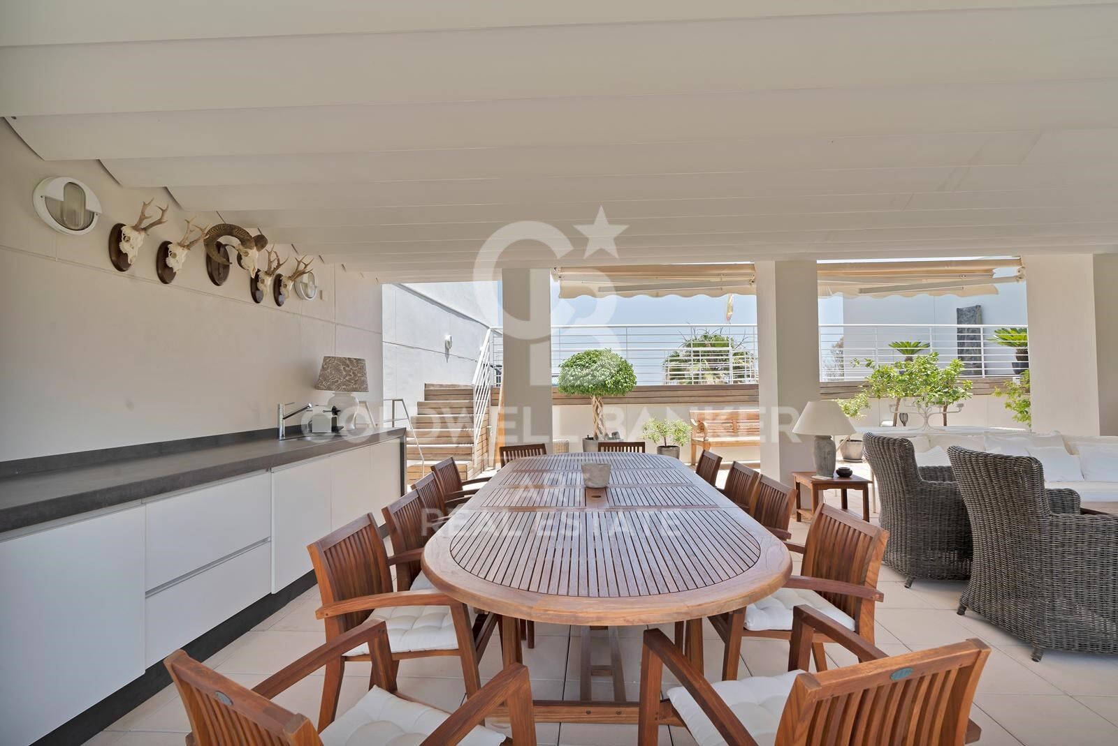 Penthouse en duplex élégant avec vue imprenable à Nueva Andalucía, Marbella