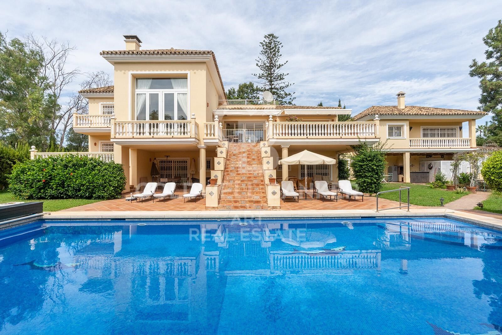 Elegant villa 50 meters from the beach in Guadalmina Baja, Costa del Sol
