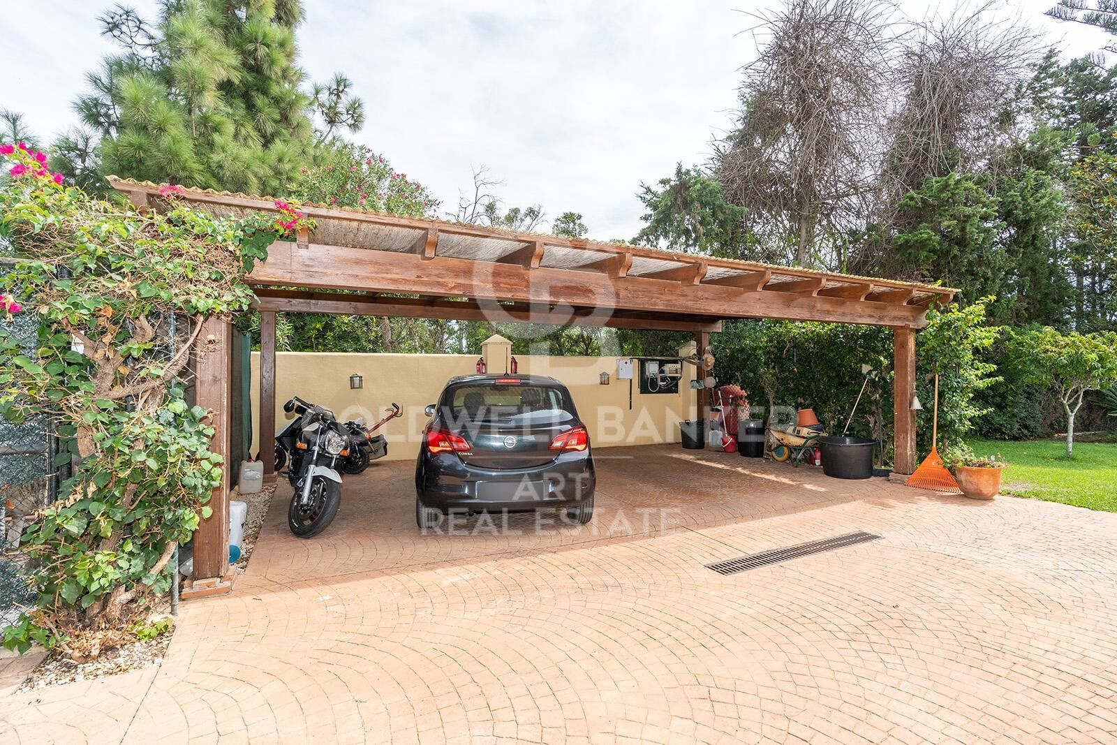 Elegant villa 50 meters from the beach in Guadalmina Baja, Costa del Sol