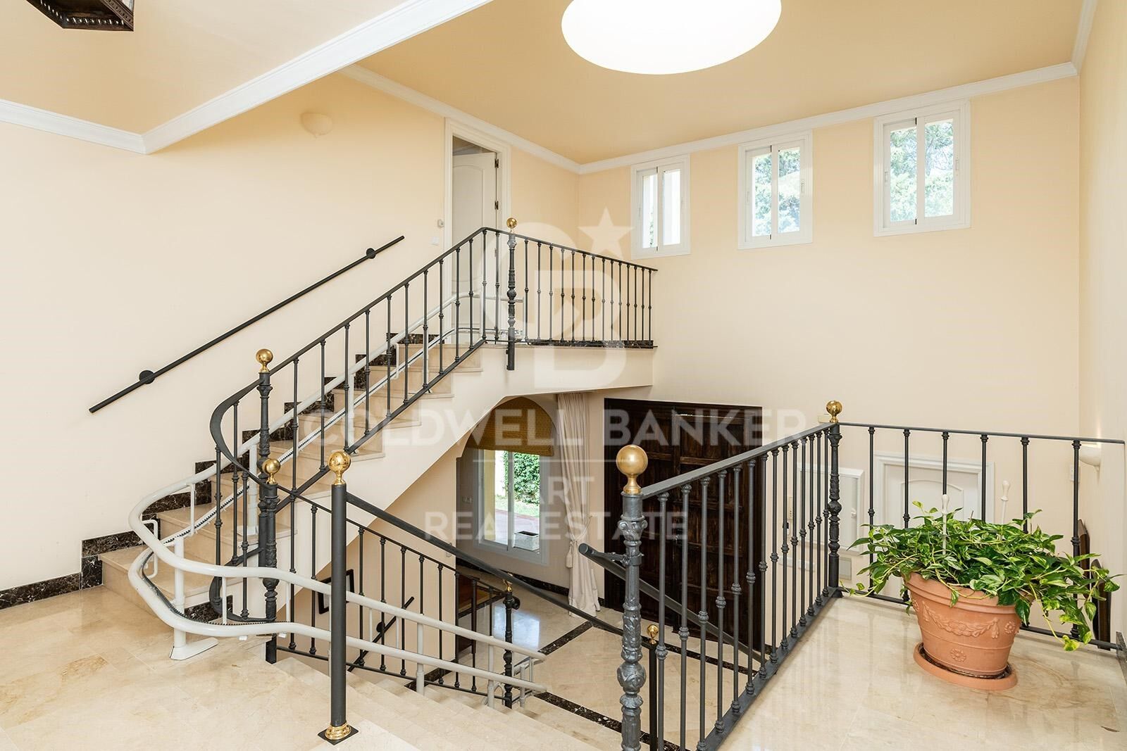 Elegant villa 50 meters from the beach in Guadalmina Baja, Costa del Sol