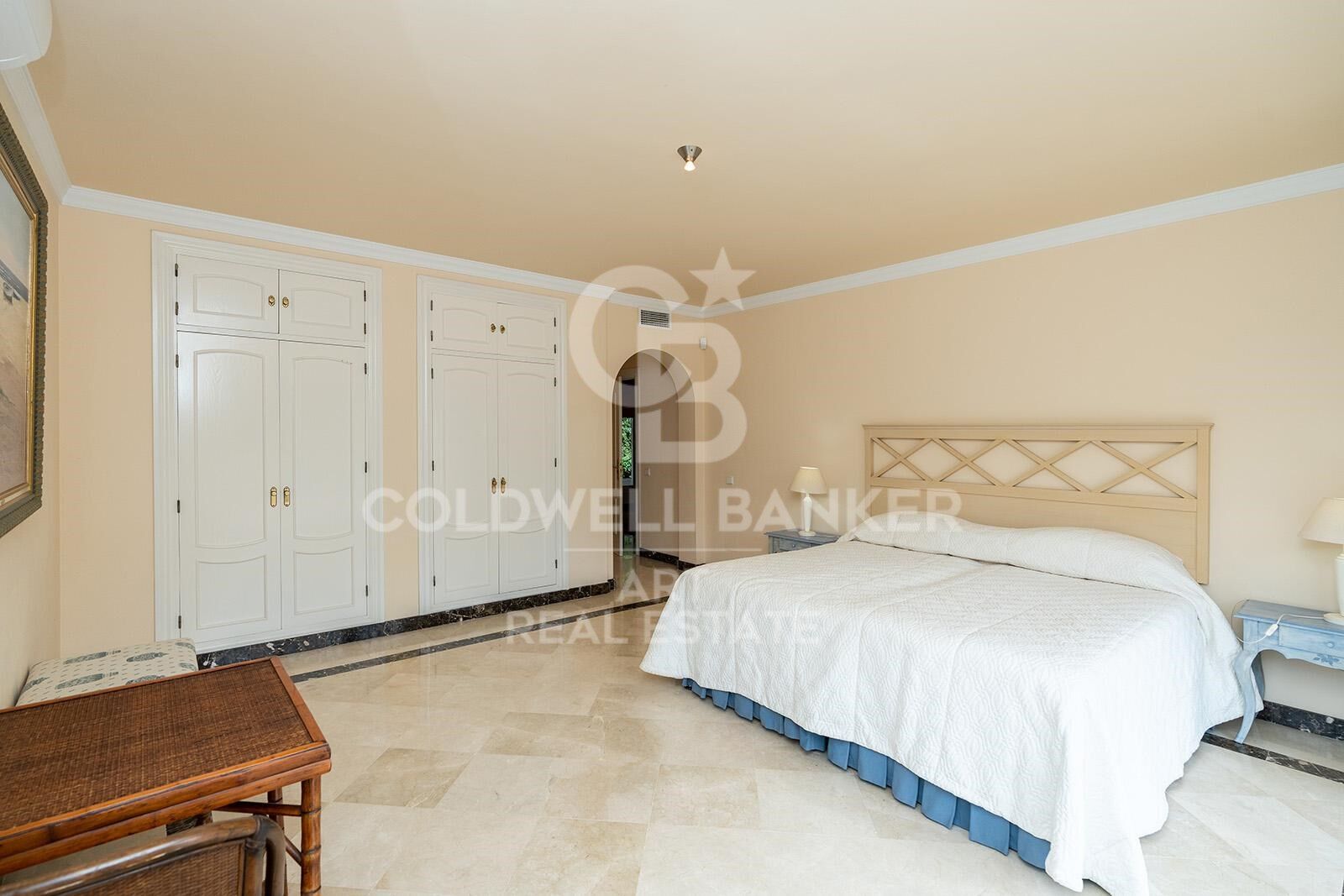 Elegant villa 50 meters from the beach in Guadalmina Baja, Costa del Sol