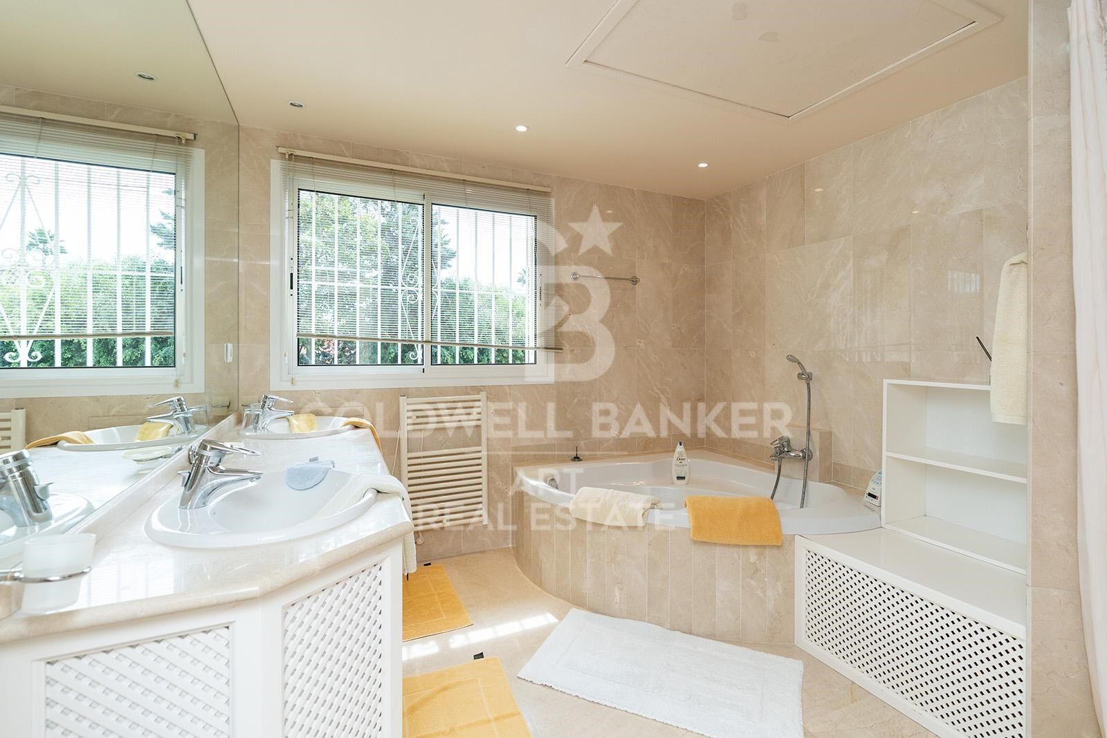 Elegant villa 50 meters from the beach in Guadalmina Baja, Costa del Sol