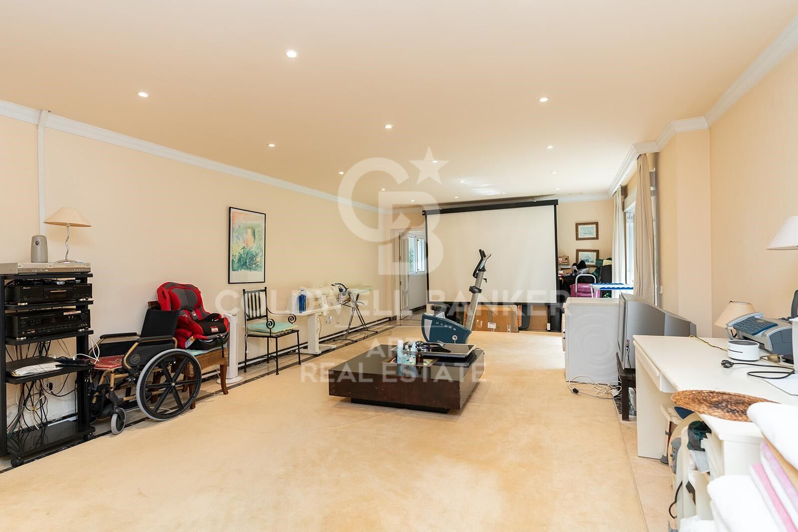 Elegant villa 50 meters from the beach in Guadalmina Baja, Costa del Sol