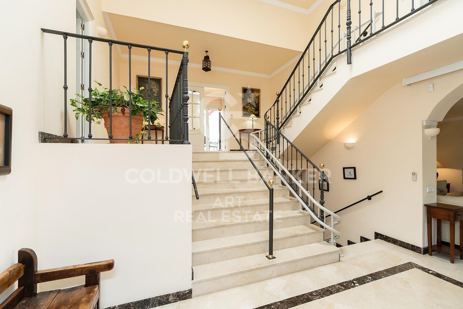 Elegant villa 50 meters from the beach in Guadalmina Baja, Costa del Sol