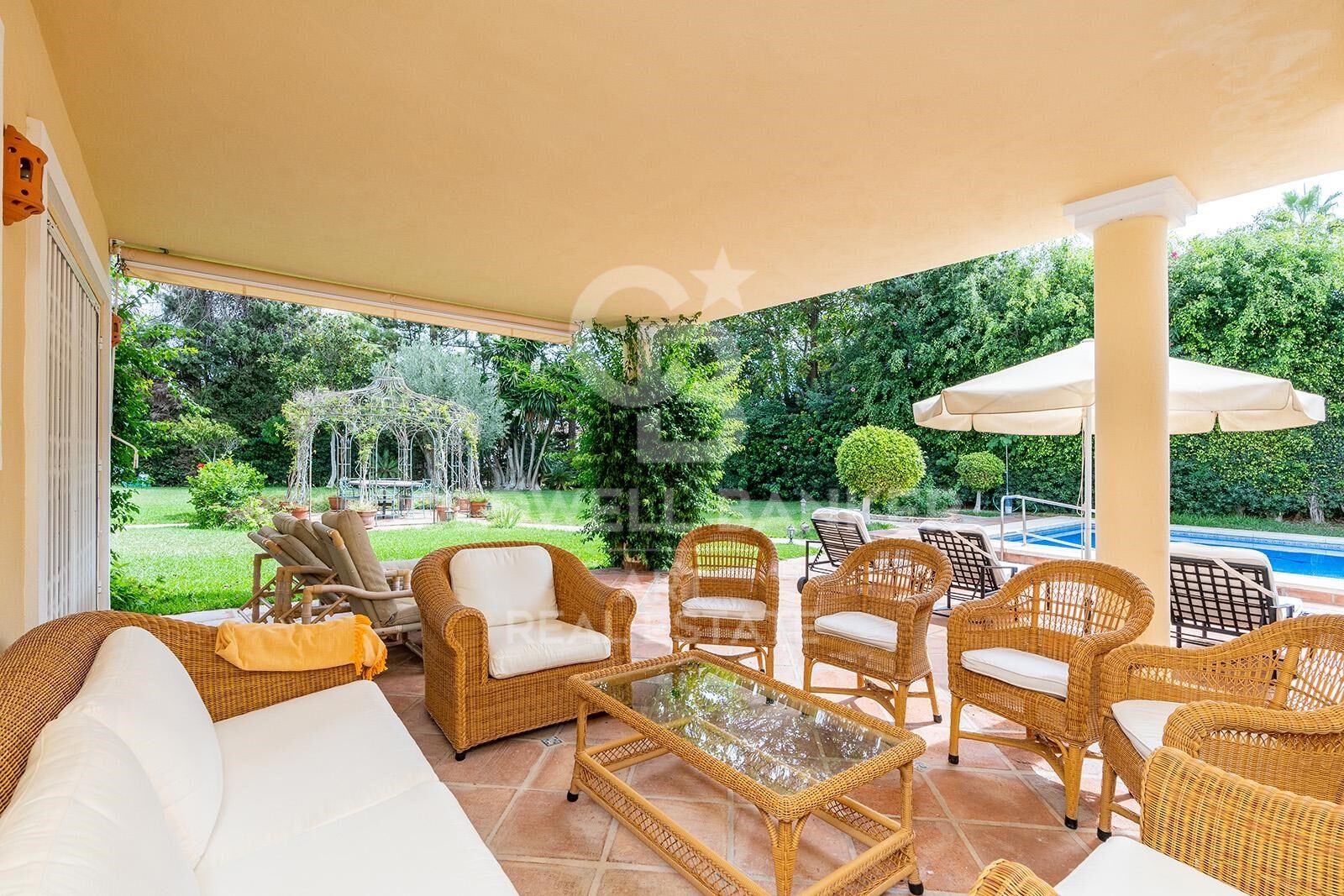 Villa elegante a 50 metros de la playa en Guadalmina Baja, Costa del Sol