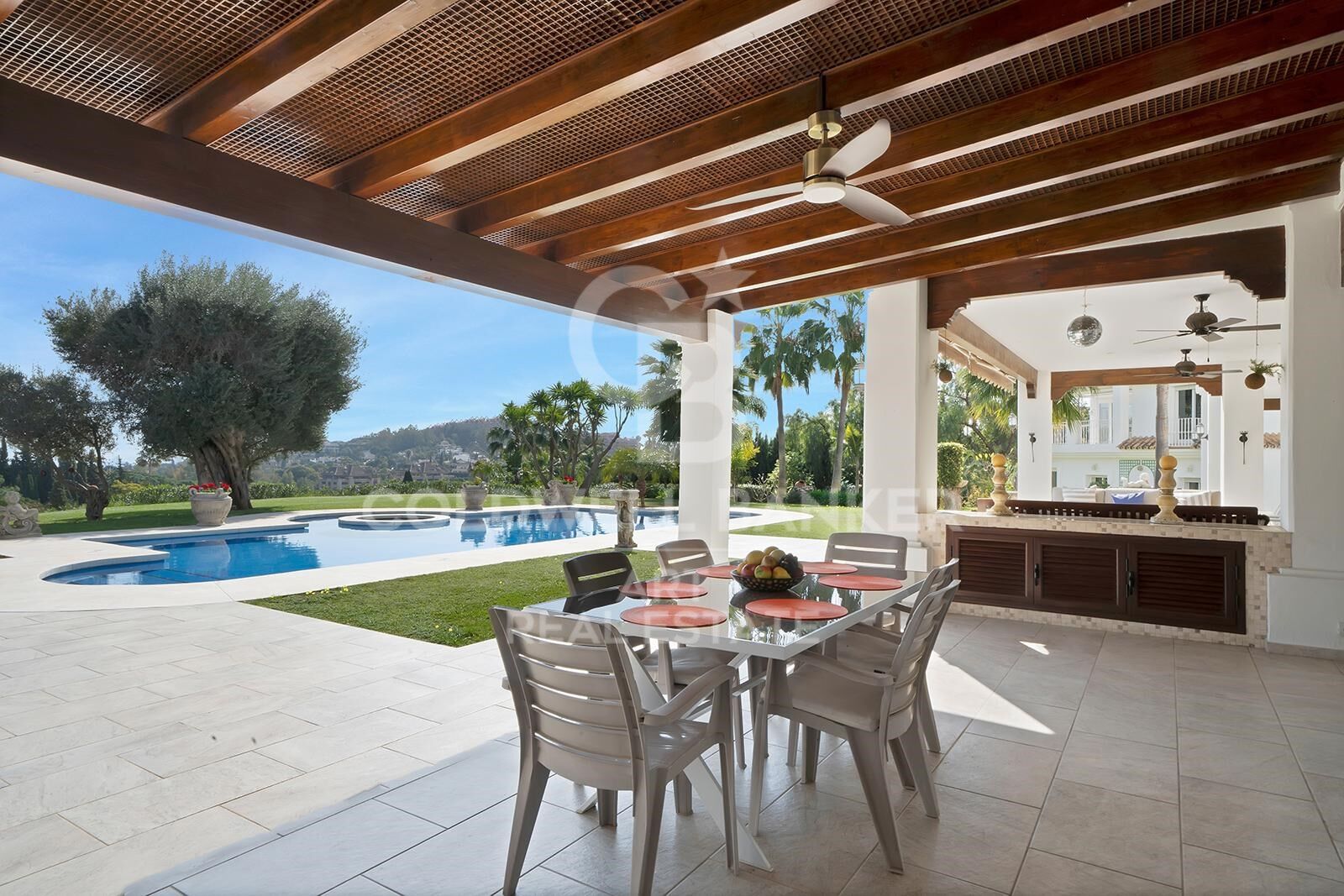 Elegant Andalusian estate in the heart of Nueva Andalucía, Marbella