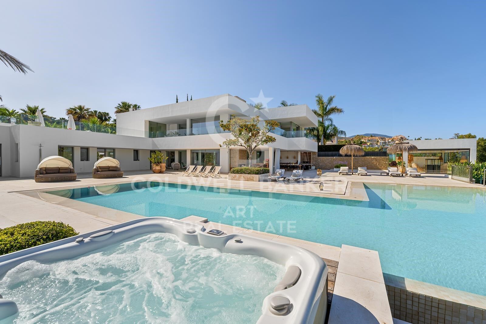 Contemporary luxury villa in La Cerquilla, Nueva Andalucía, Marbella