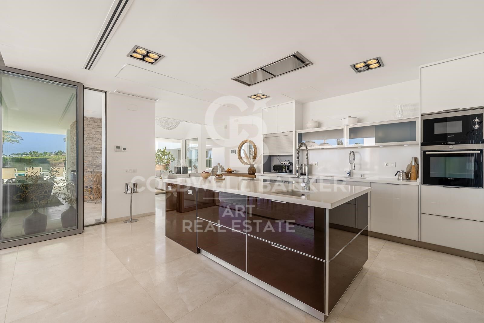 Zeitgenössische Luxusvilla in La Cerquilla, Nueva Andalucía, Marbella