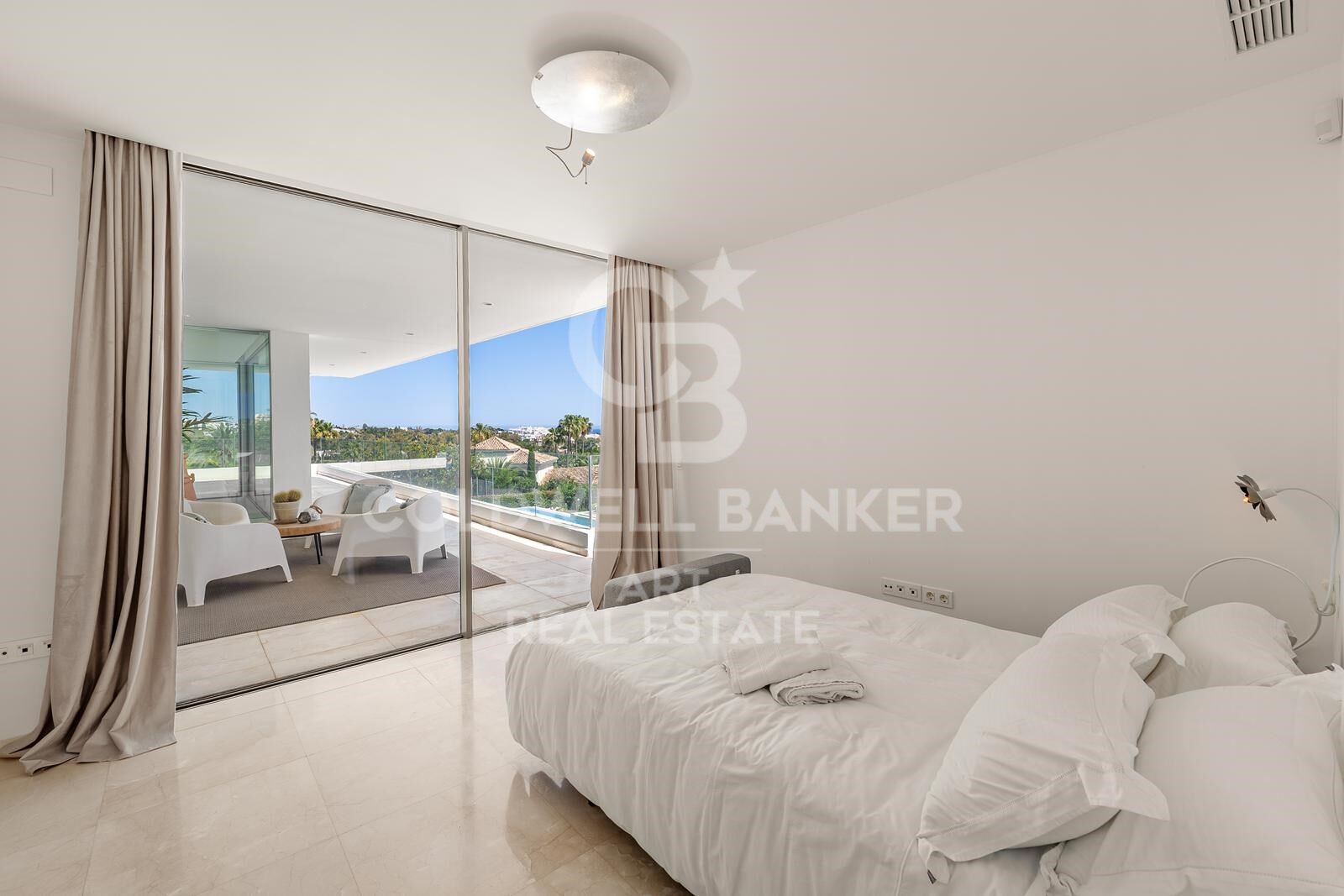 Contemporary luxury villa in La Cerquilla, Nueva Andalucía, Marbella