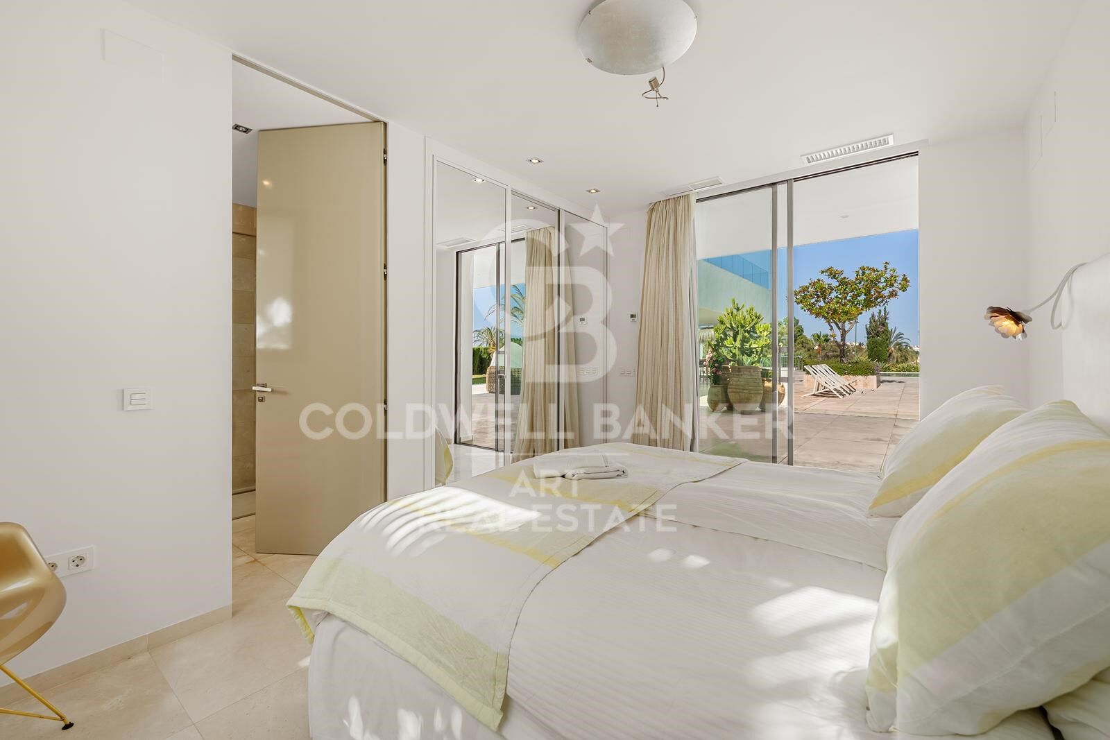 Contemporary luxury villa in La Cerquilla, Nueva Andalucía, Marbella