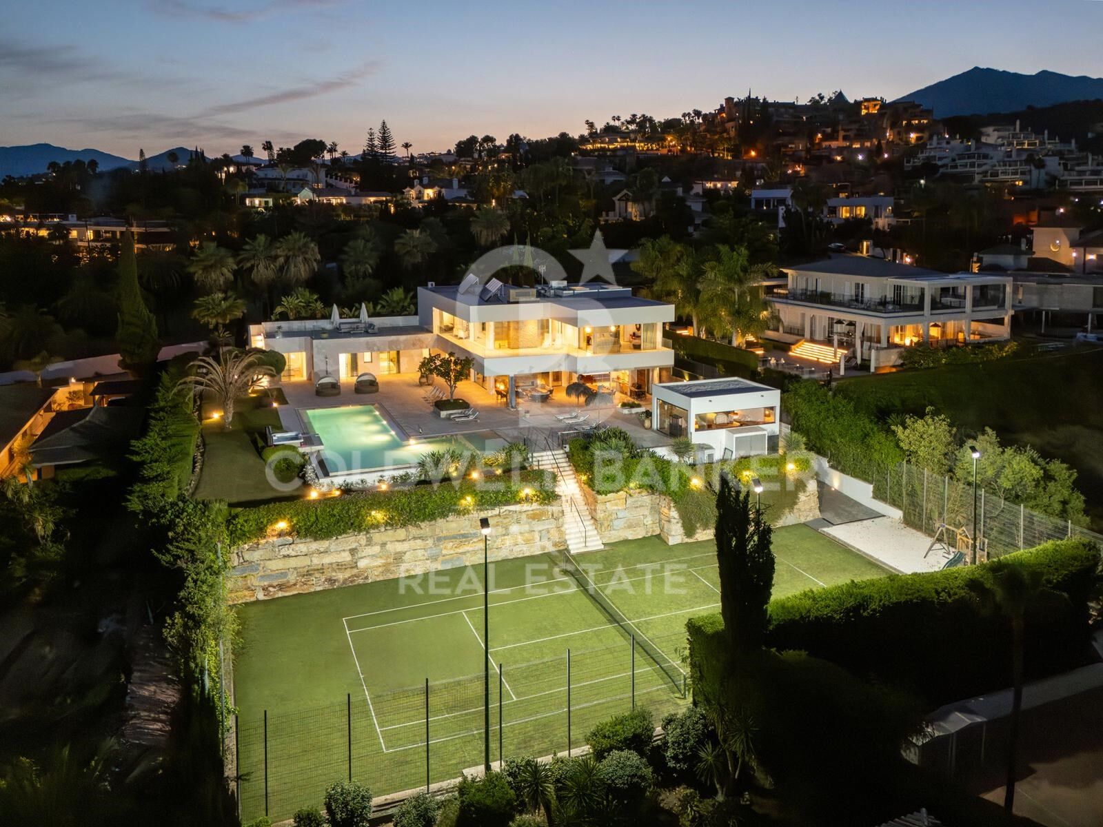 Contemporary luxury villa in La Cerquilla, Nueva Andalucía, Marbella