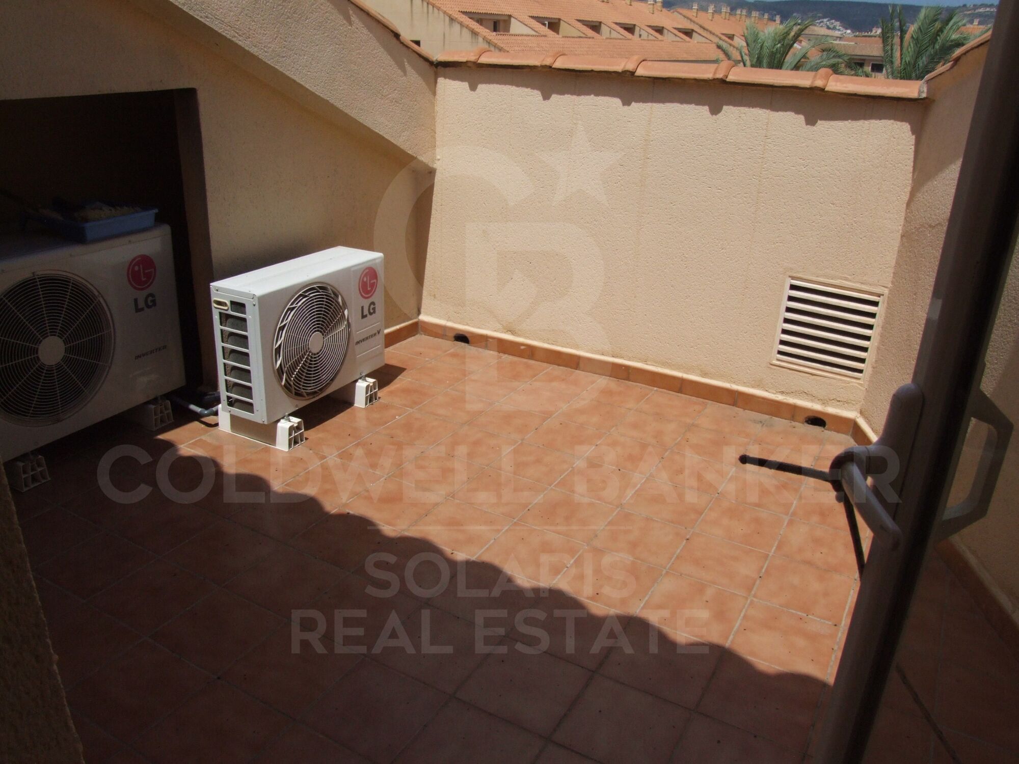 Ático dúplex luminoso y moderno a solo pasos del mar en Jávea, zona El Arenal