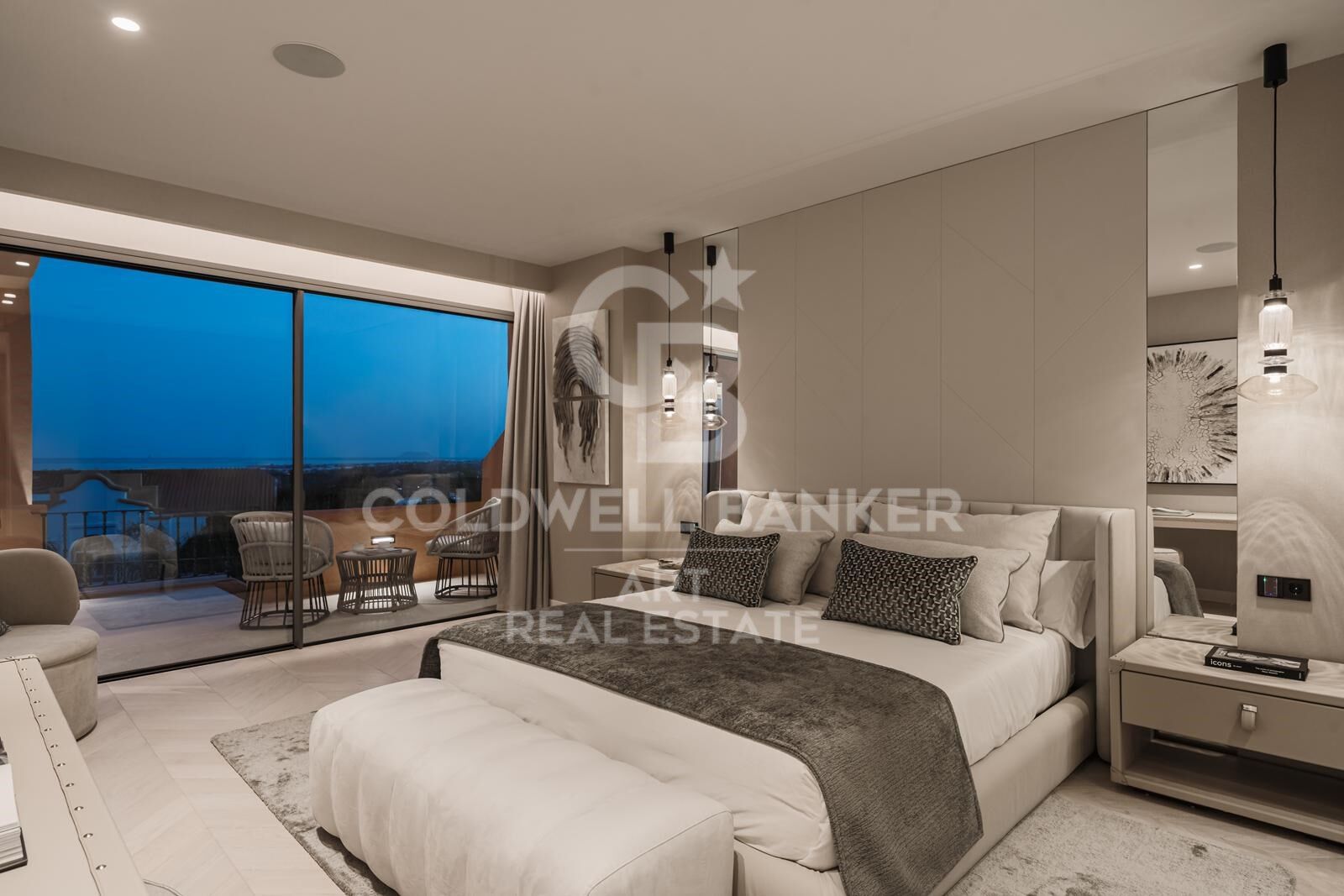 Stylish 4 bedroom flat with panoramic views in Les Belvederes, Nueva Andalucía