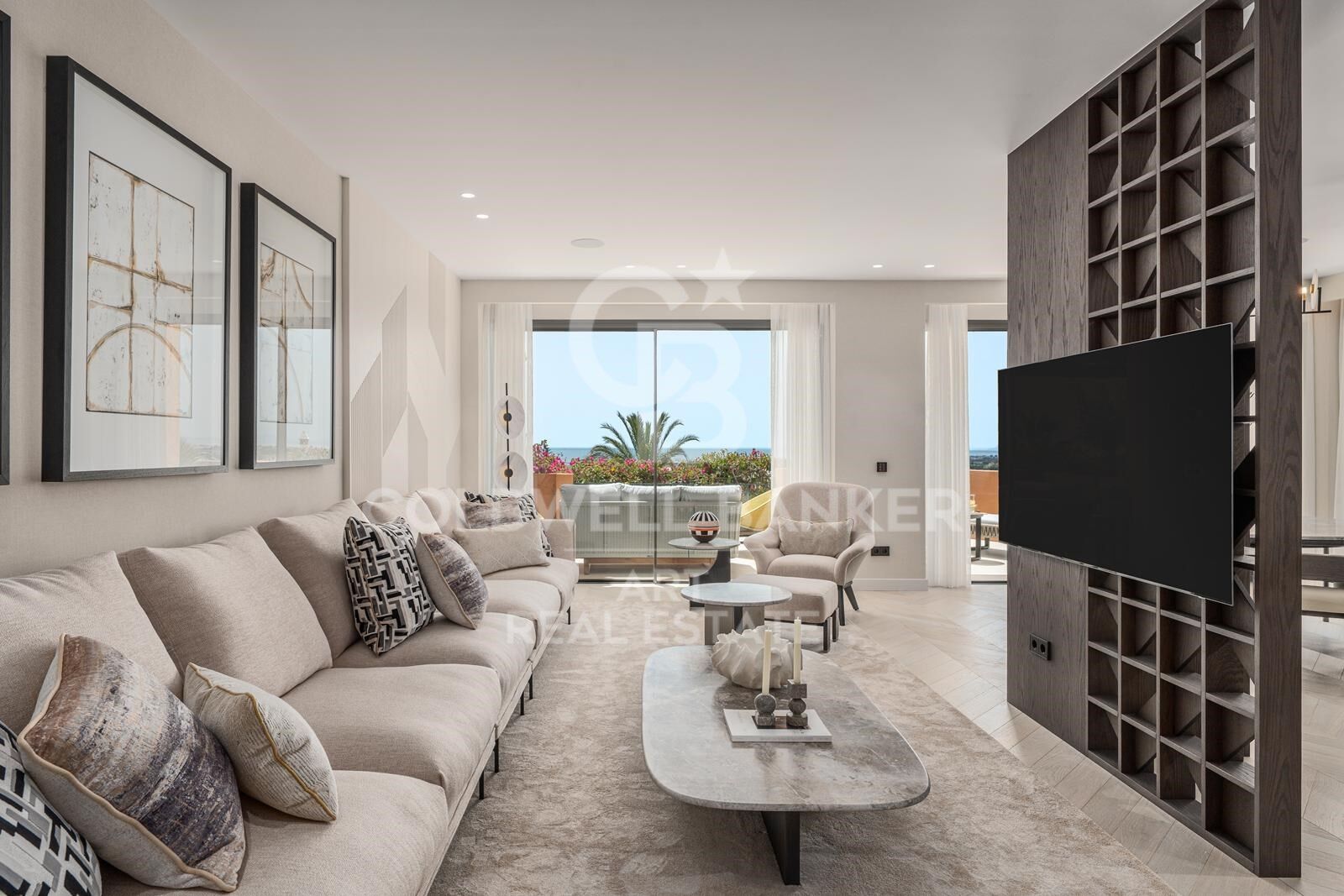 Stylish 4 bedroom flat with panoramic views in Les Belvederes, Nueva Andalucía