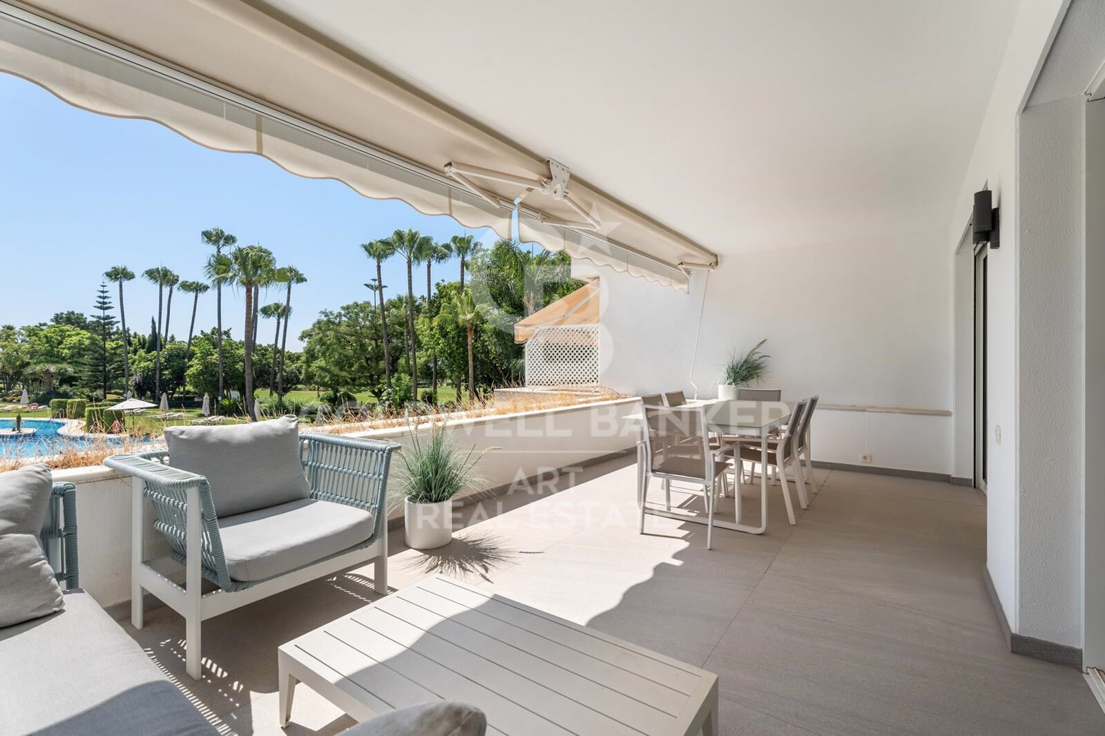 Precioso apartamento de 2 dormitorios en urbanización cerrada - Nueva Andalucía, Marbella