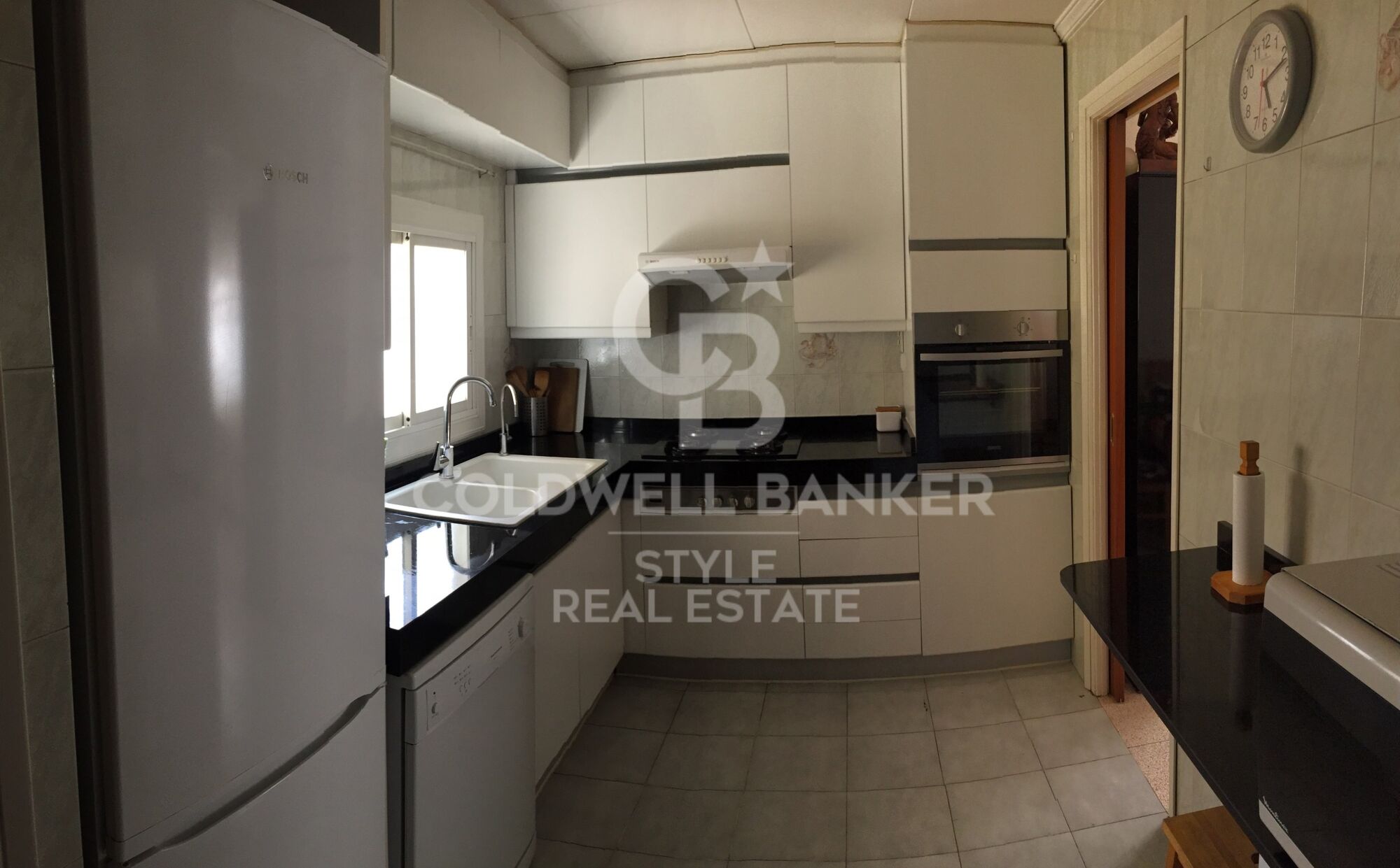 Spacious corner house in Ca N'Aurell, next to the Parc de Sant Jordi