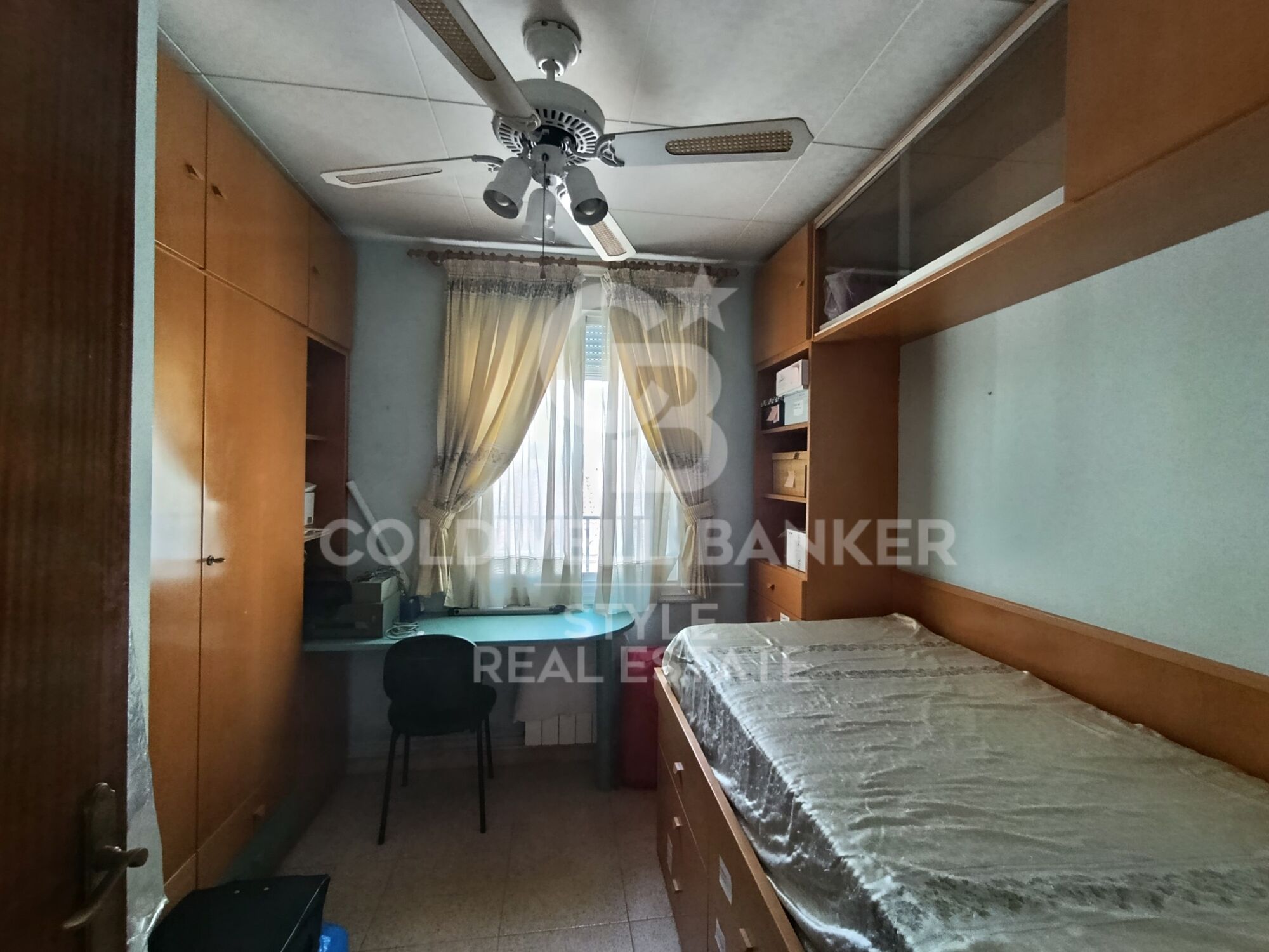 Spacious corner house in Ca N'Aurell, next to the Parc de Sant Jordi