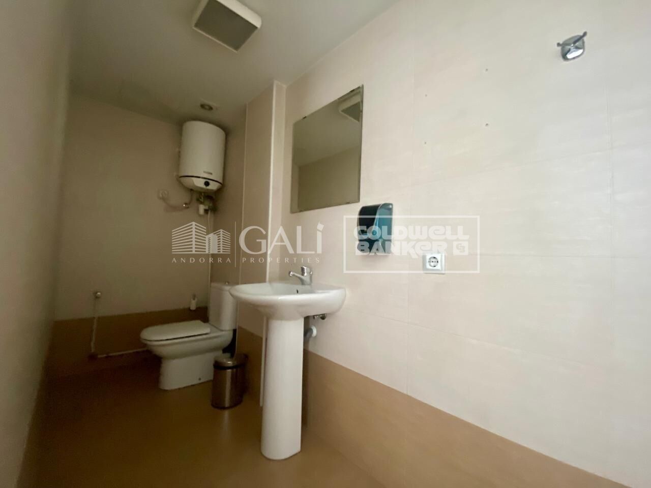 Commercial Sale Canillo