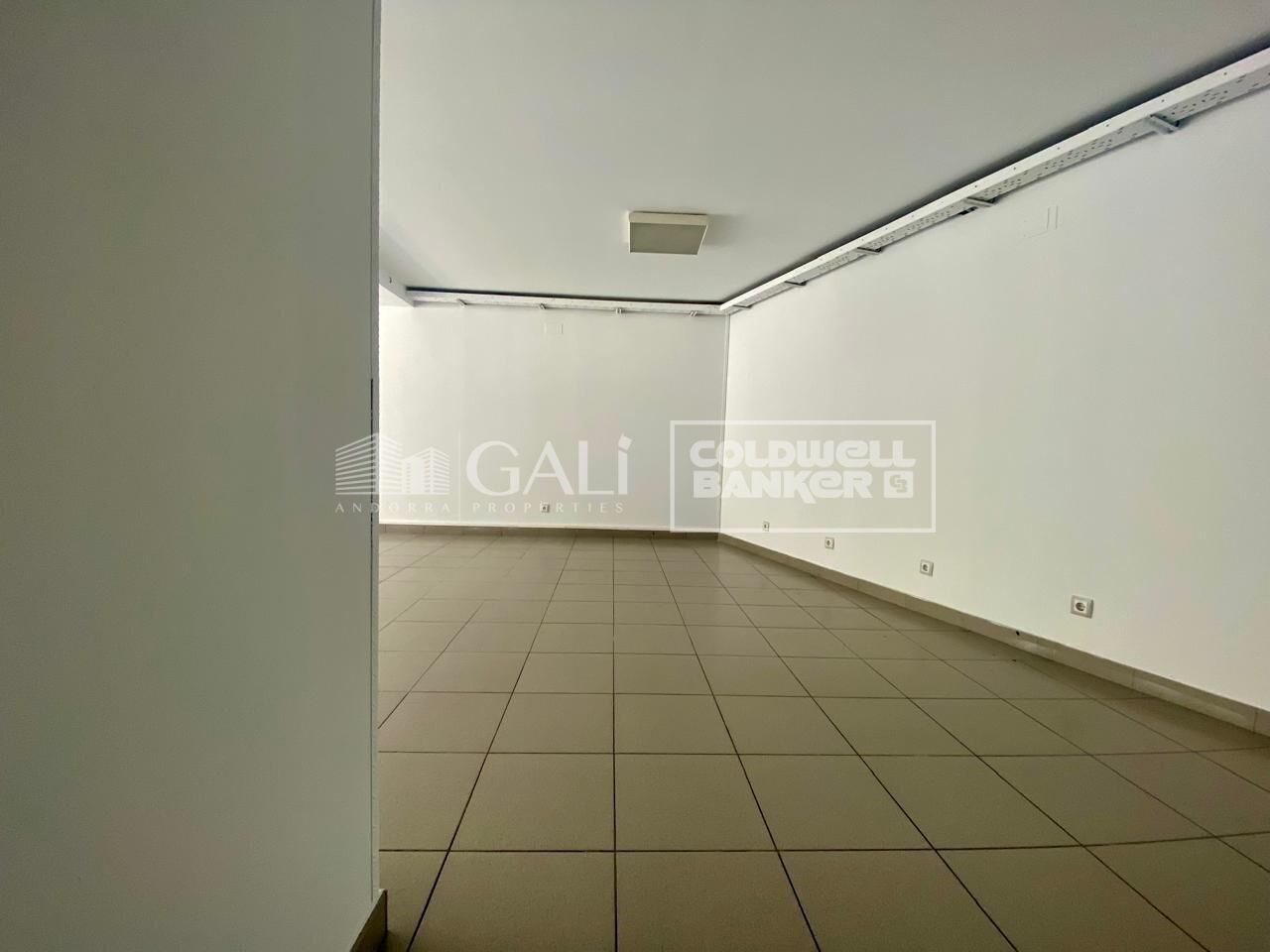 Commercial Sale Canillo