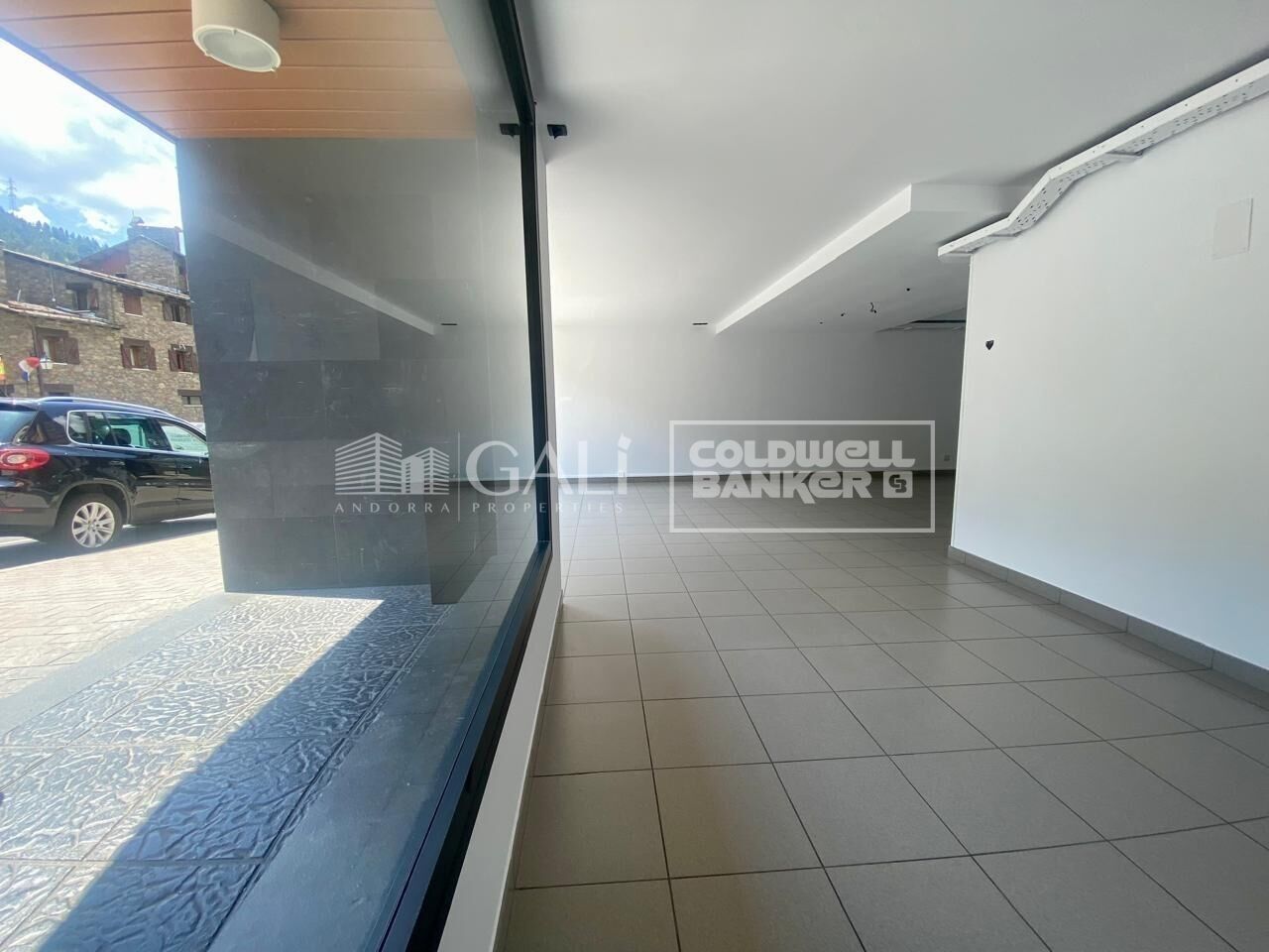 Commercial Sale Canillo
