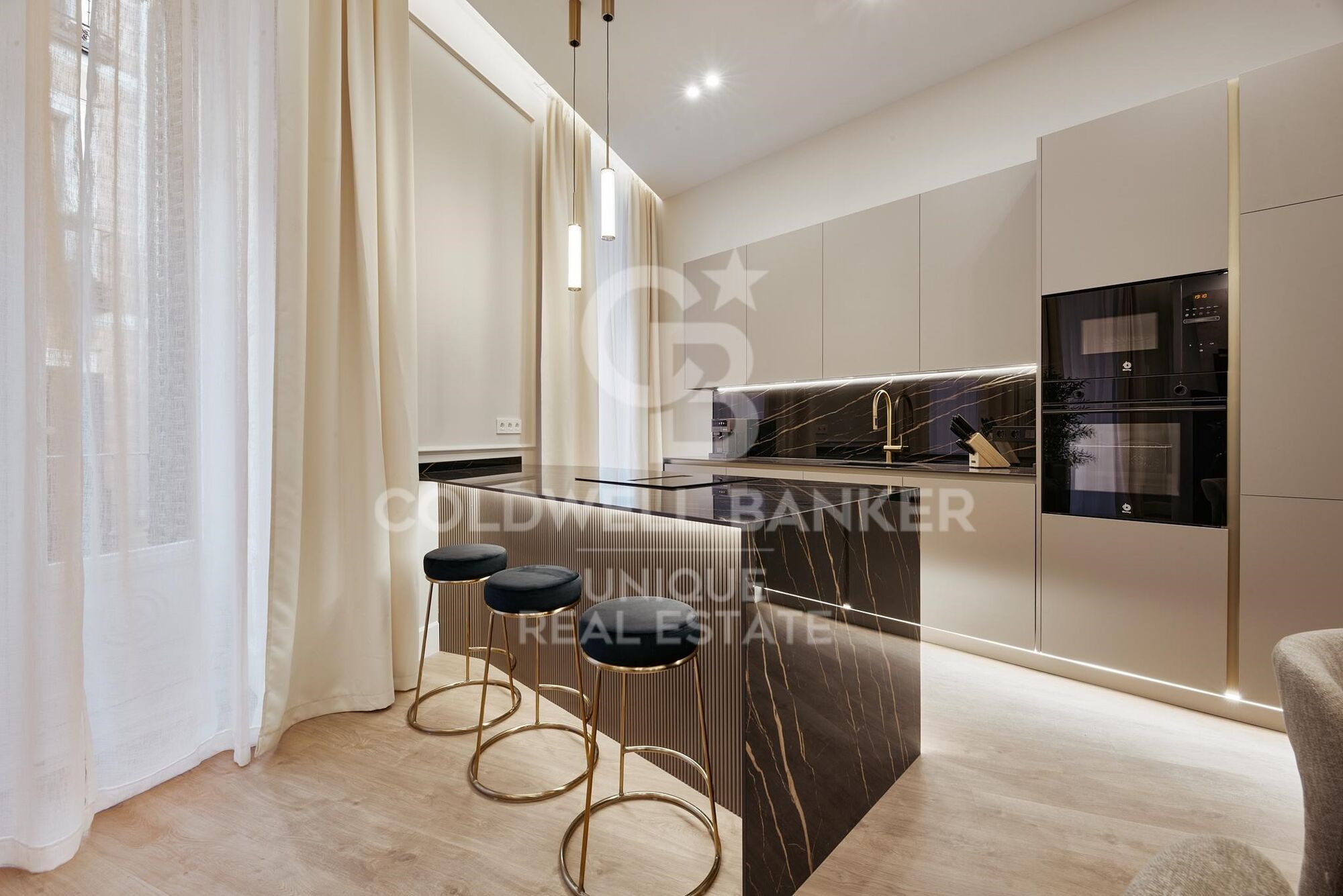 Appartement flambant neuf de 3 chambres et 4 balcons à Malasaña, Madrid