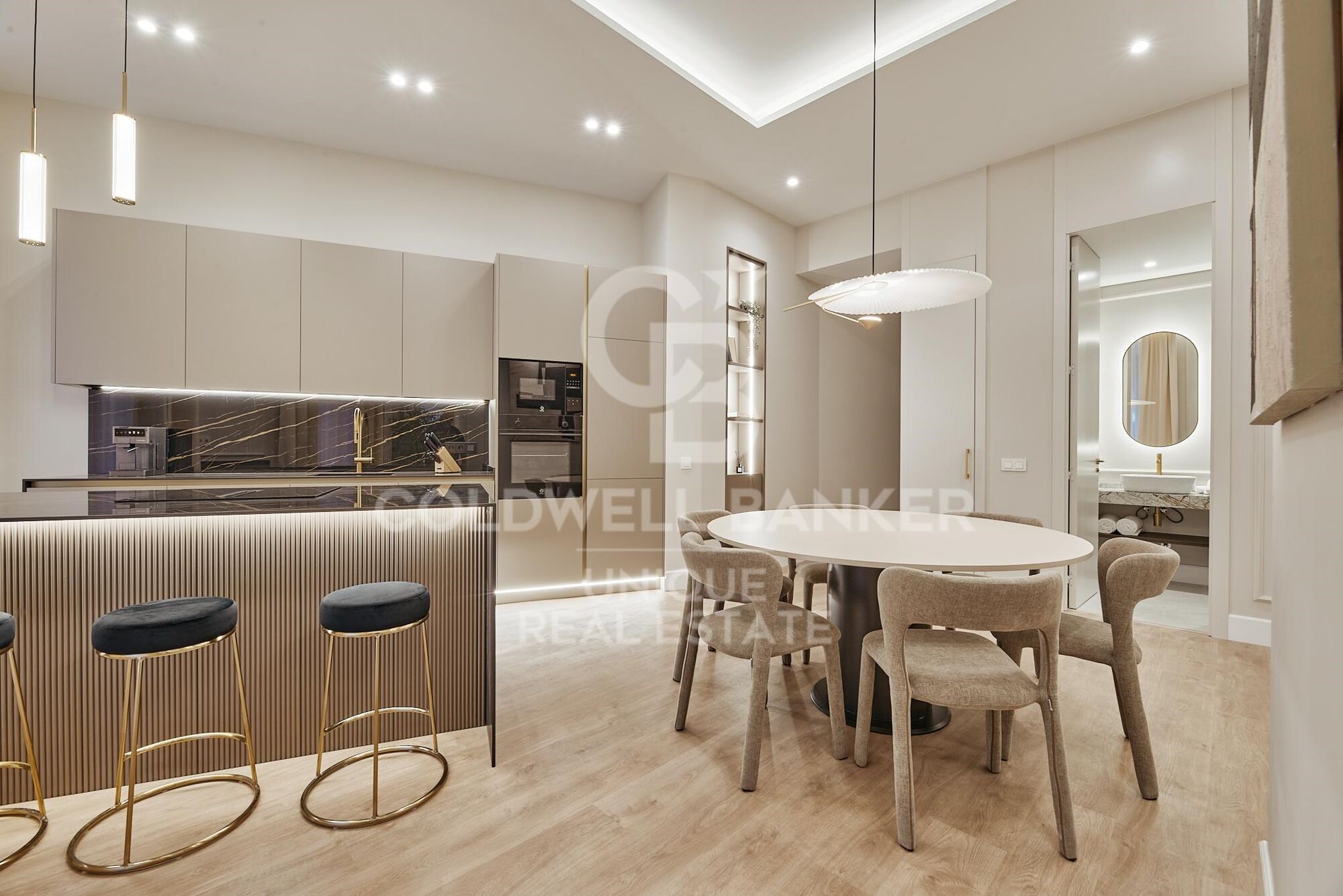 Appartement flambant neuf de 3 chambres et 4 balcons à Malasaña, Madrid
