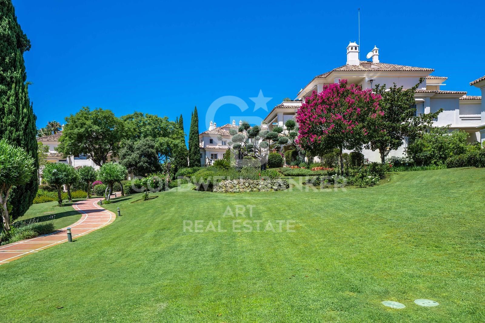 Élégant penthouse en duplex à Las Alamandas, Nueva Andalucía, Marbella
