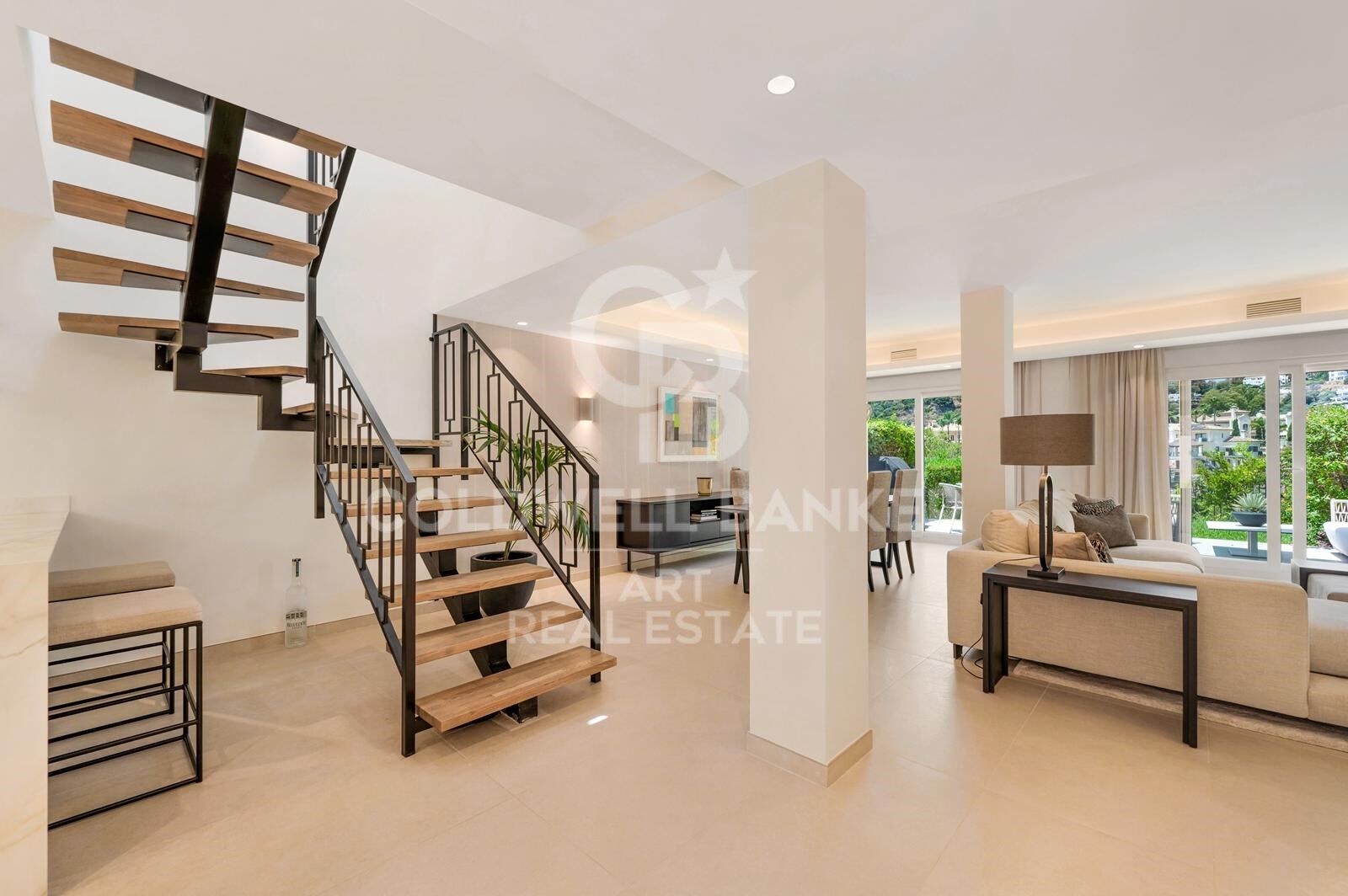 Stylish townhouse with luxury touches and scenic vistas in La Quinta, Benahavís