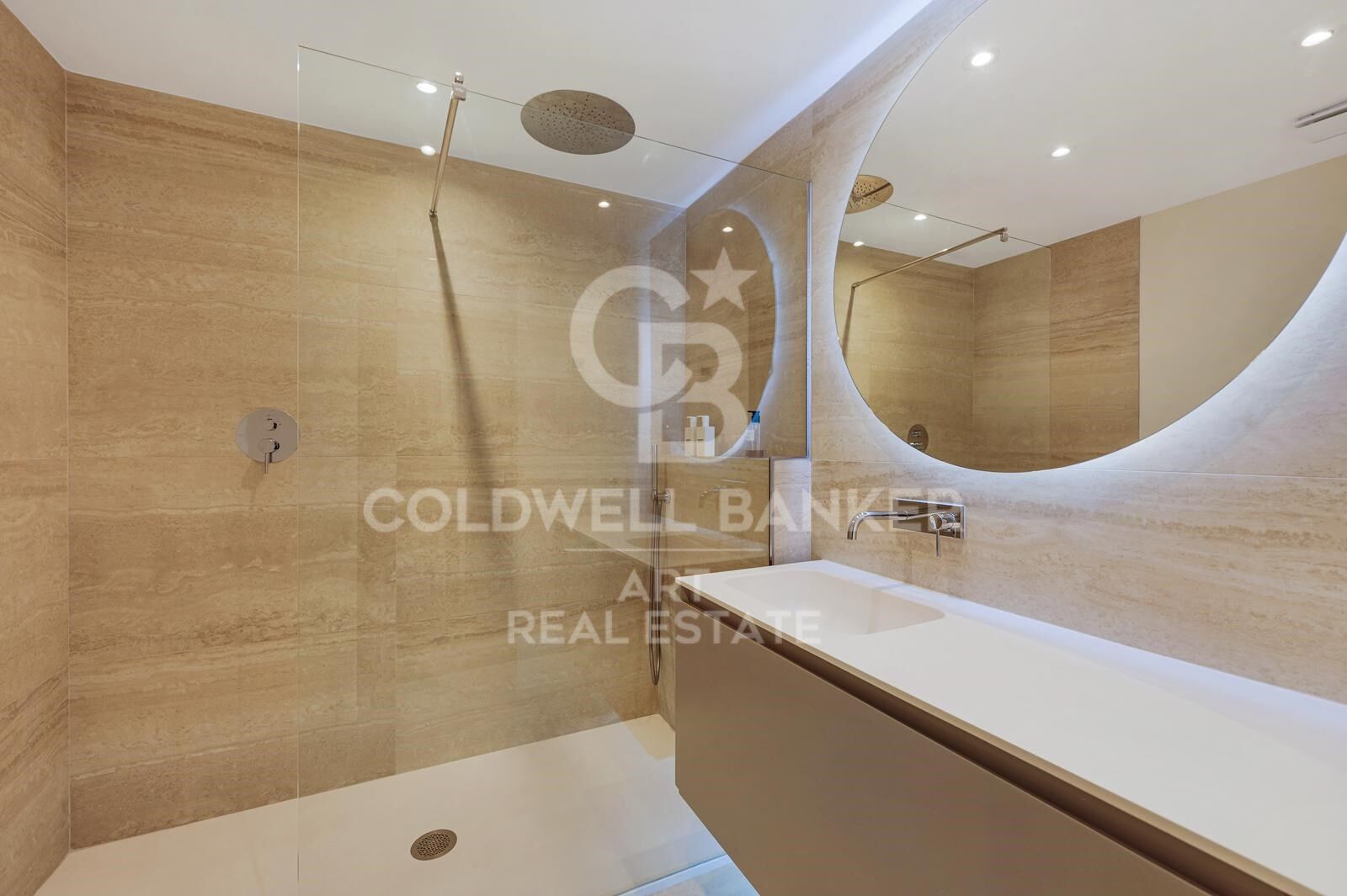 Stylish townhouse with luxury touches and scenic vistas in La Quinta, Benahavís