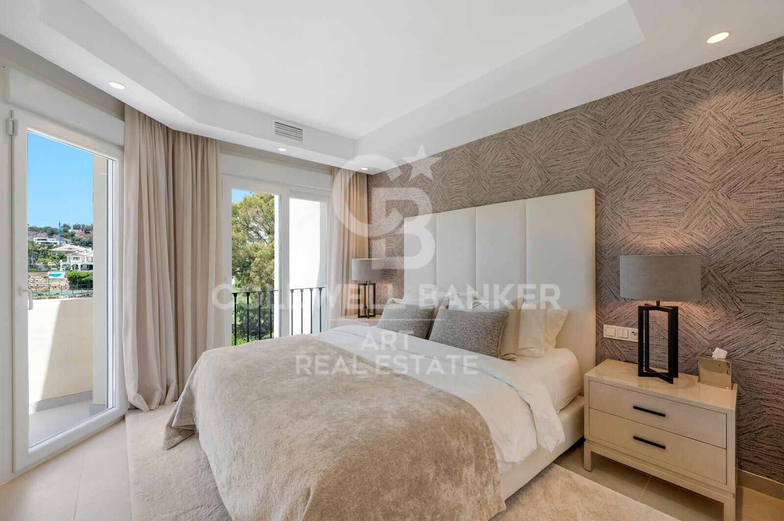 Stylish townhouse with luxury touches and scenic vistas in La Quinta, Benahavís