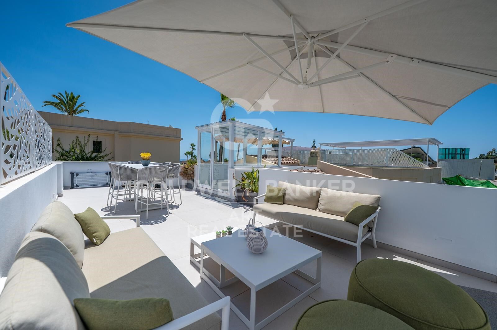 Stilvolles Reihenhaus mit Luxusdetails und Panoramablick in La Quinta, Benahavís