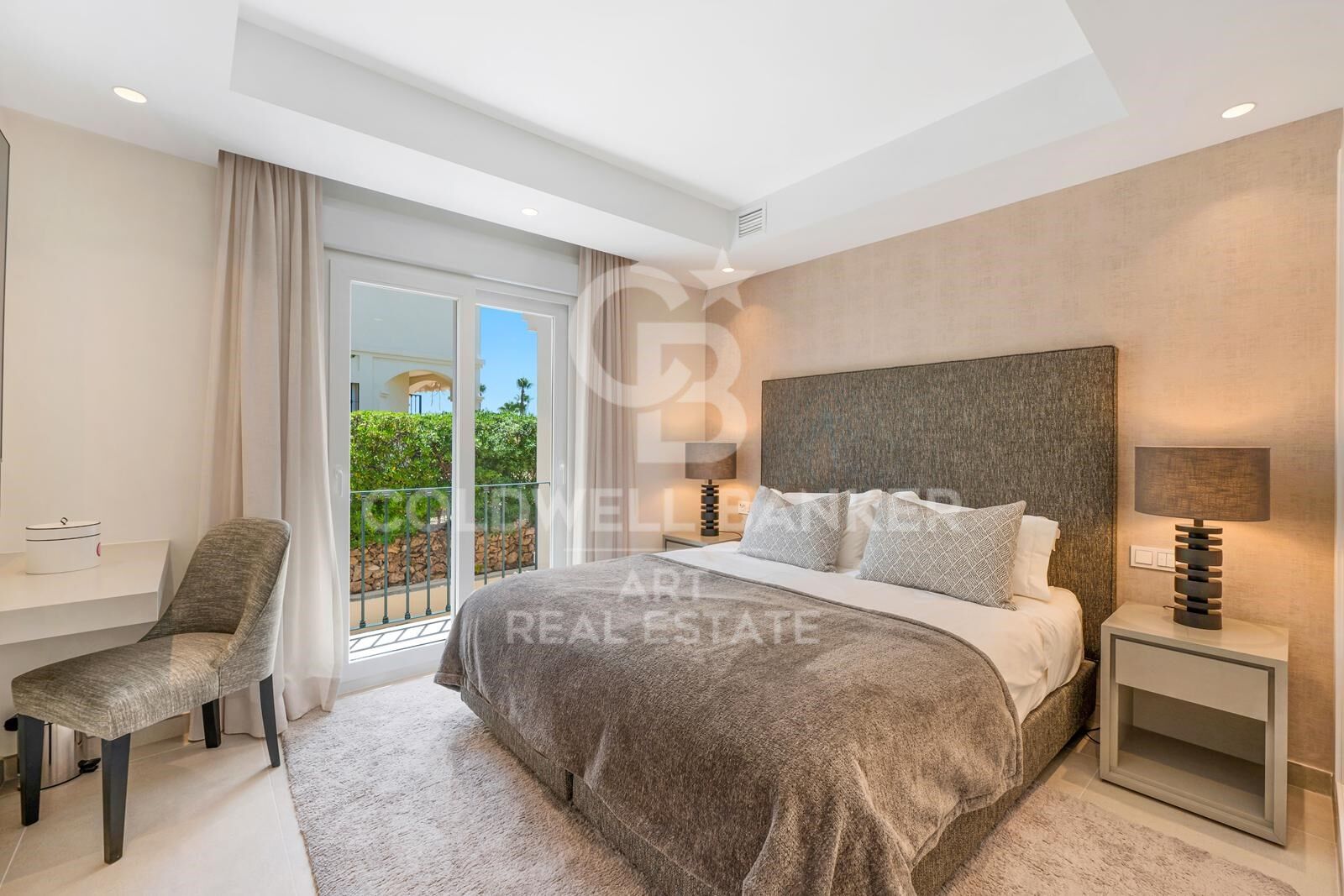 Stilvolles Reihenhaus mit Luxusdetails und Panoramablick in La Quinta, Benahavís