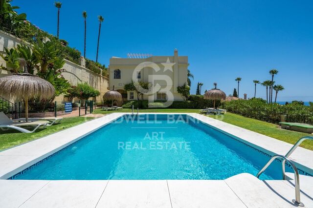 Maison mitoyenne élégante avec détails de luxe et vues panoramiques à La Quinta, Benahavís