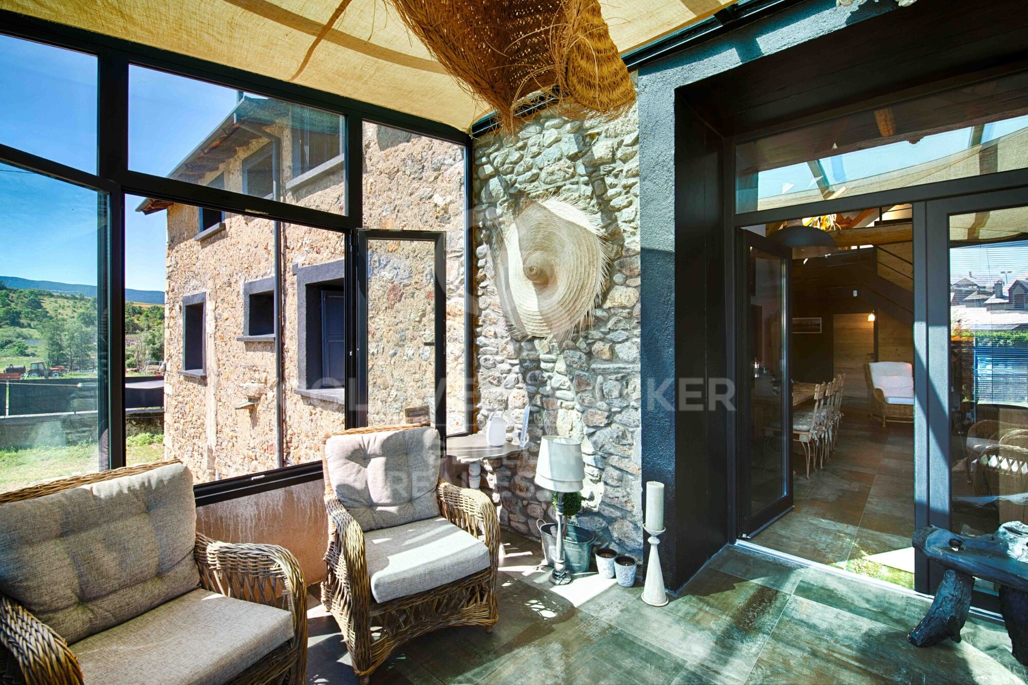 Casa de pueblo con encanto rústico y moderno en Caldégas