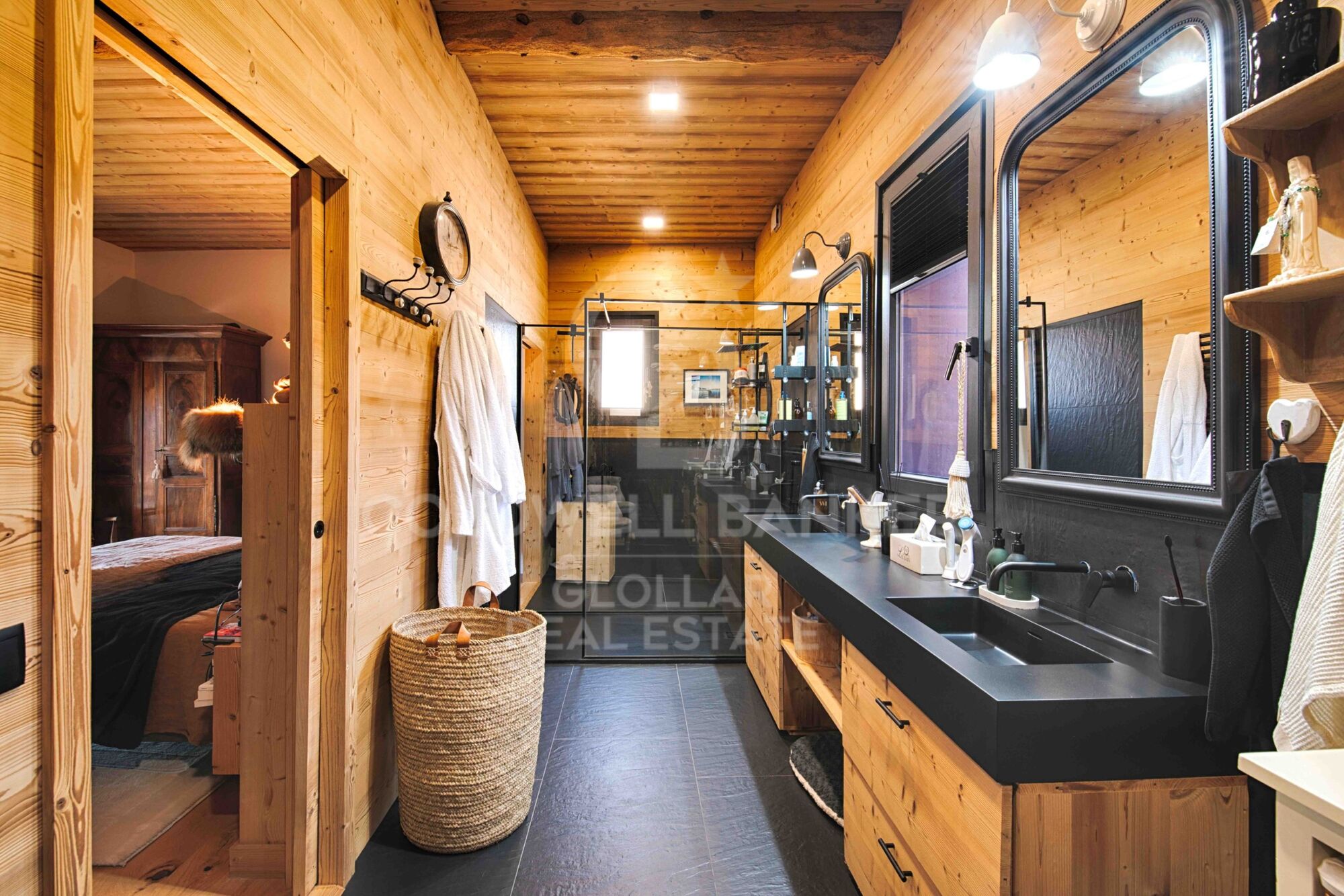 Maison de village au charme rustique et moderne à Caldégas