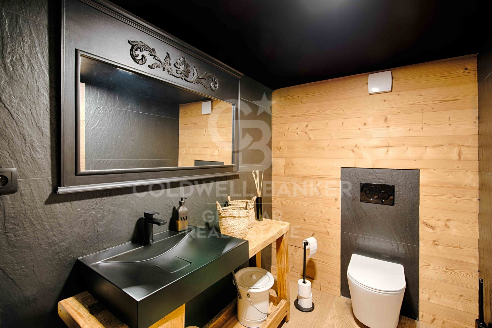 Maison de village au charme rustique et moderne à Caldégas