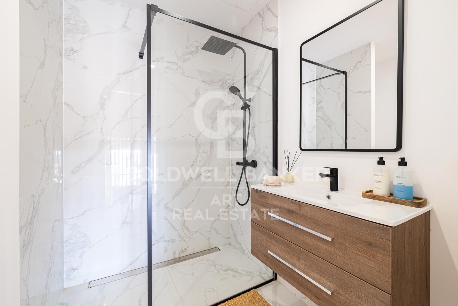 Elegant penthouse with panoramic sea views in Nueva Andalucía, Marbella