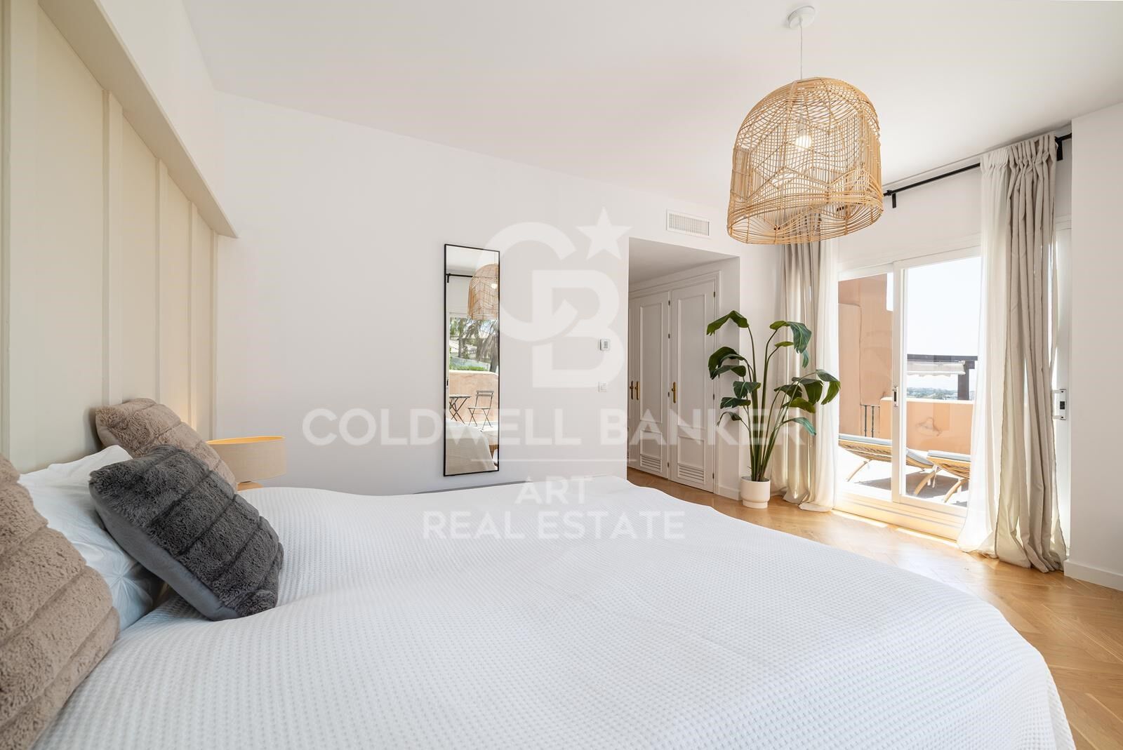 Penthouse élégant avec vue panoramique sur la mer à Nueva Andalucía, Marbella
