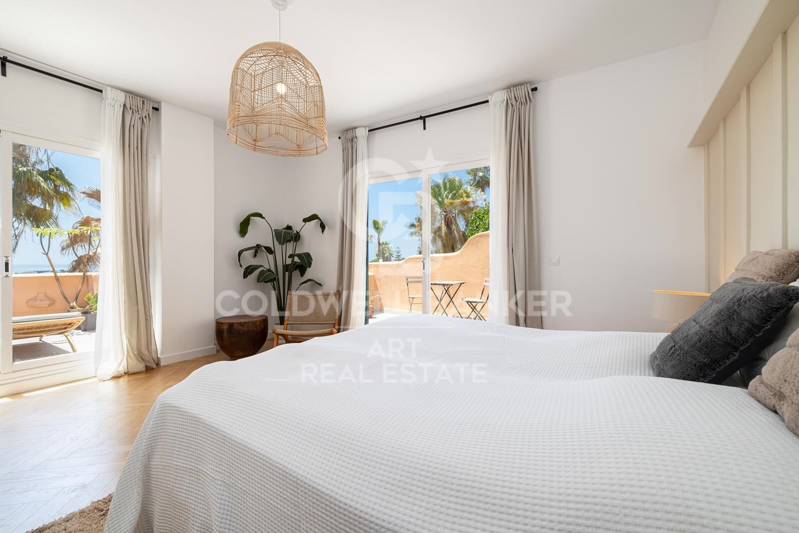 Penthouse élégant avec vue panoramique sur la mer à Nueva Andalucía, Marbella