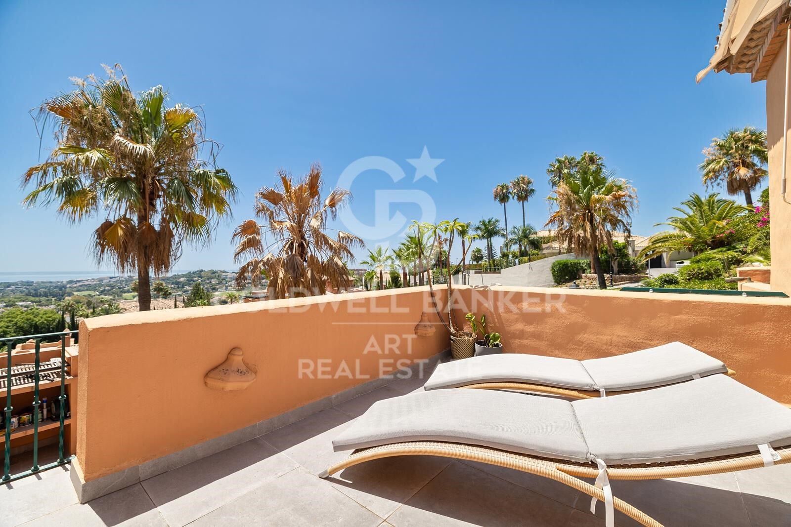 Penthouse élégant avec vue panoramique sur la mer à Nueva Andalucía, Marbella