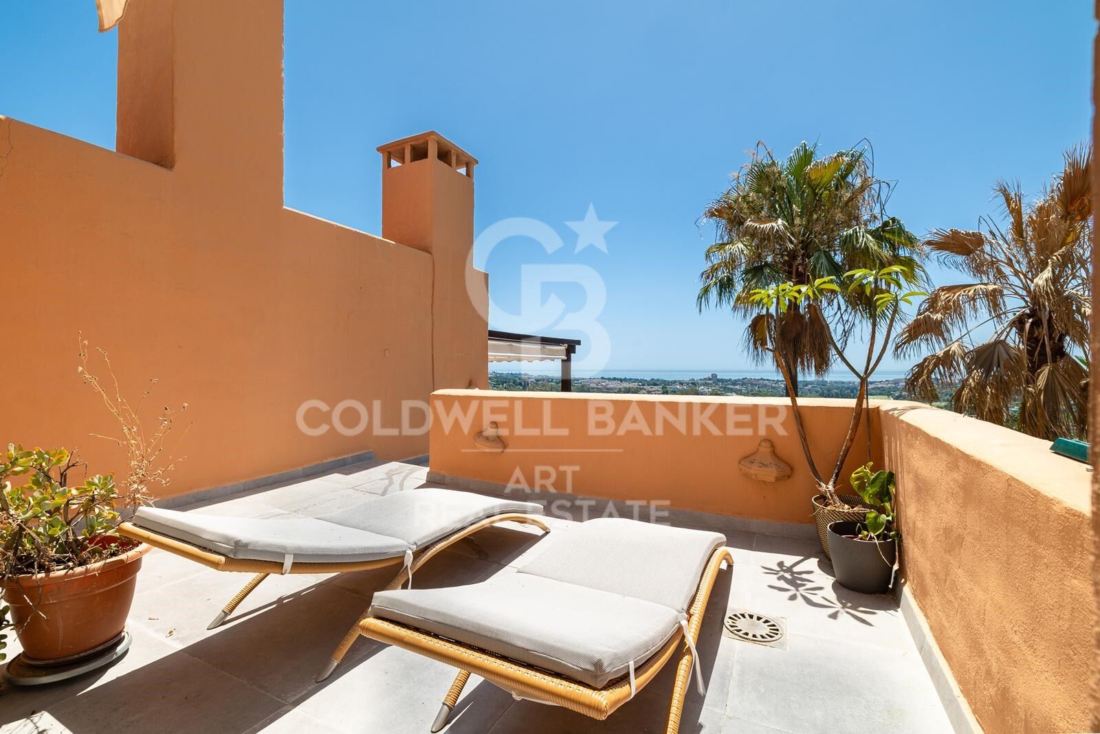 Penthouse élégant avec vue panoramique sur la mer à Nueva Andalucía, Marbella