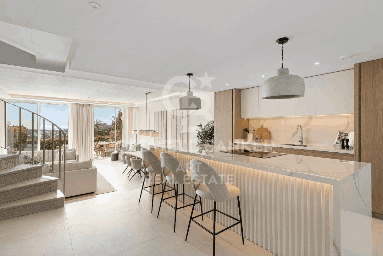 Stunning townhouse with sea views in La Quinta, Benahavís