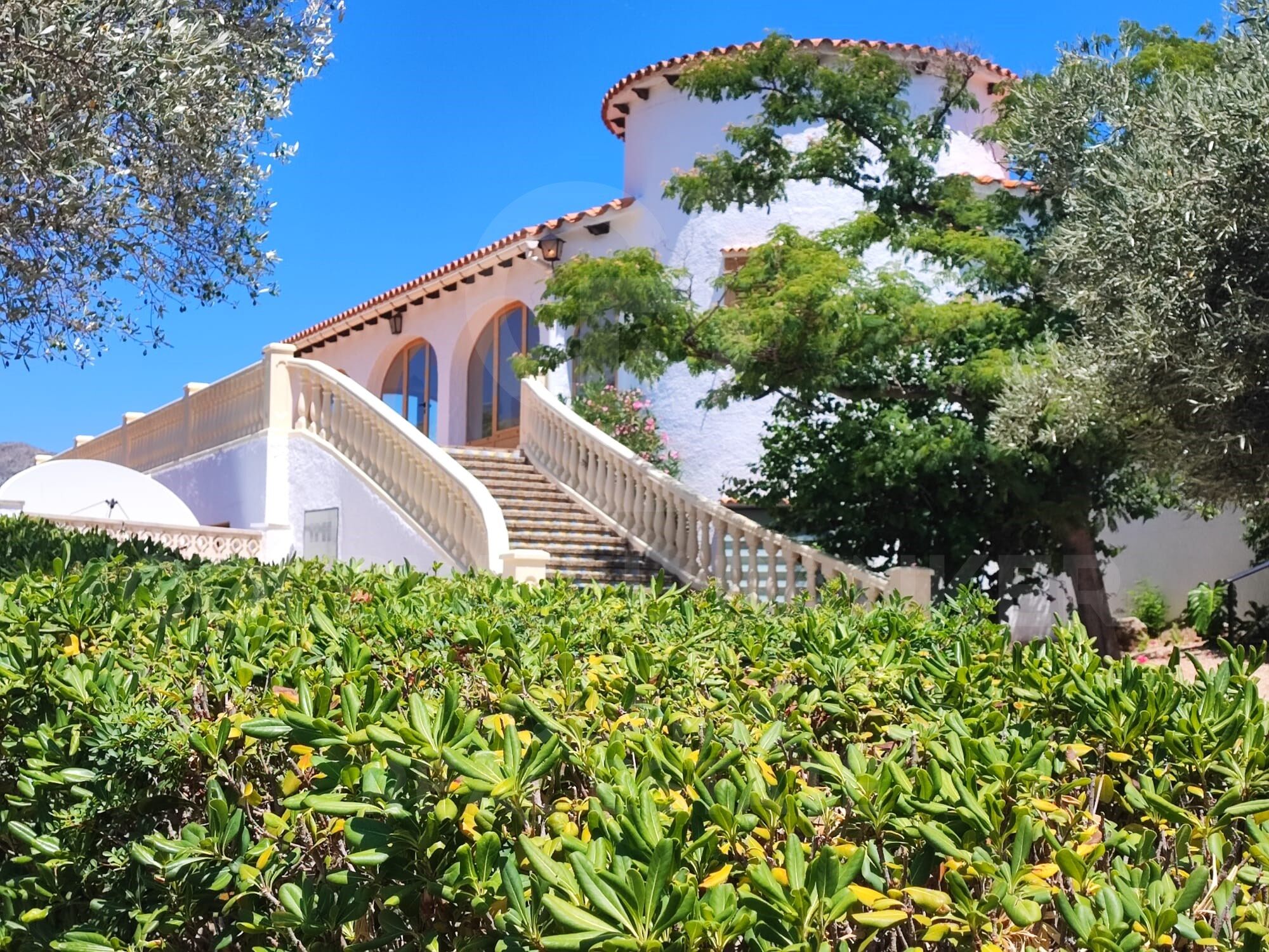 Exclusiva finca en Orba con vistas al mar y a la montaña
